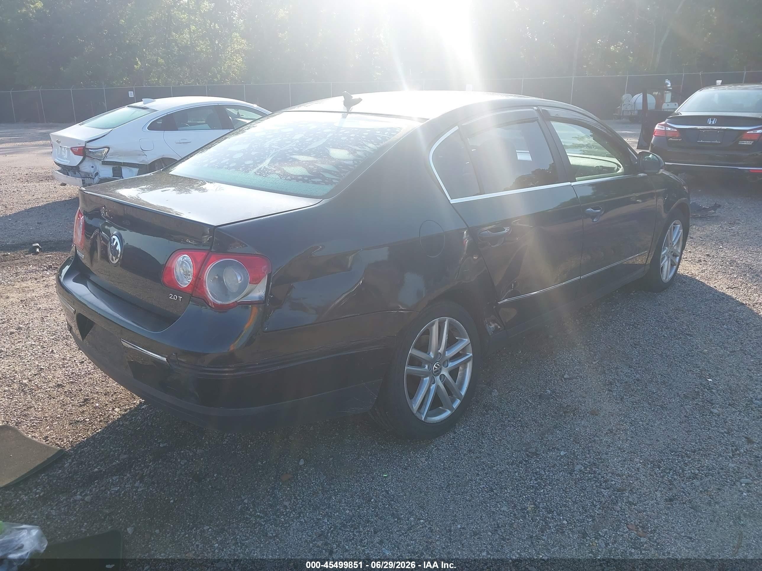 2008 Volkswagen Passat Lux Black vin: WVWEK73C38P059545