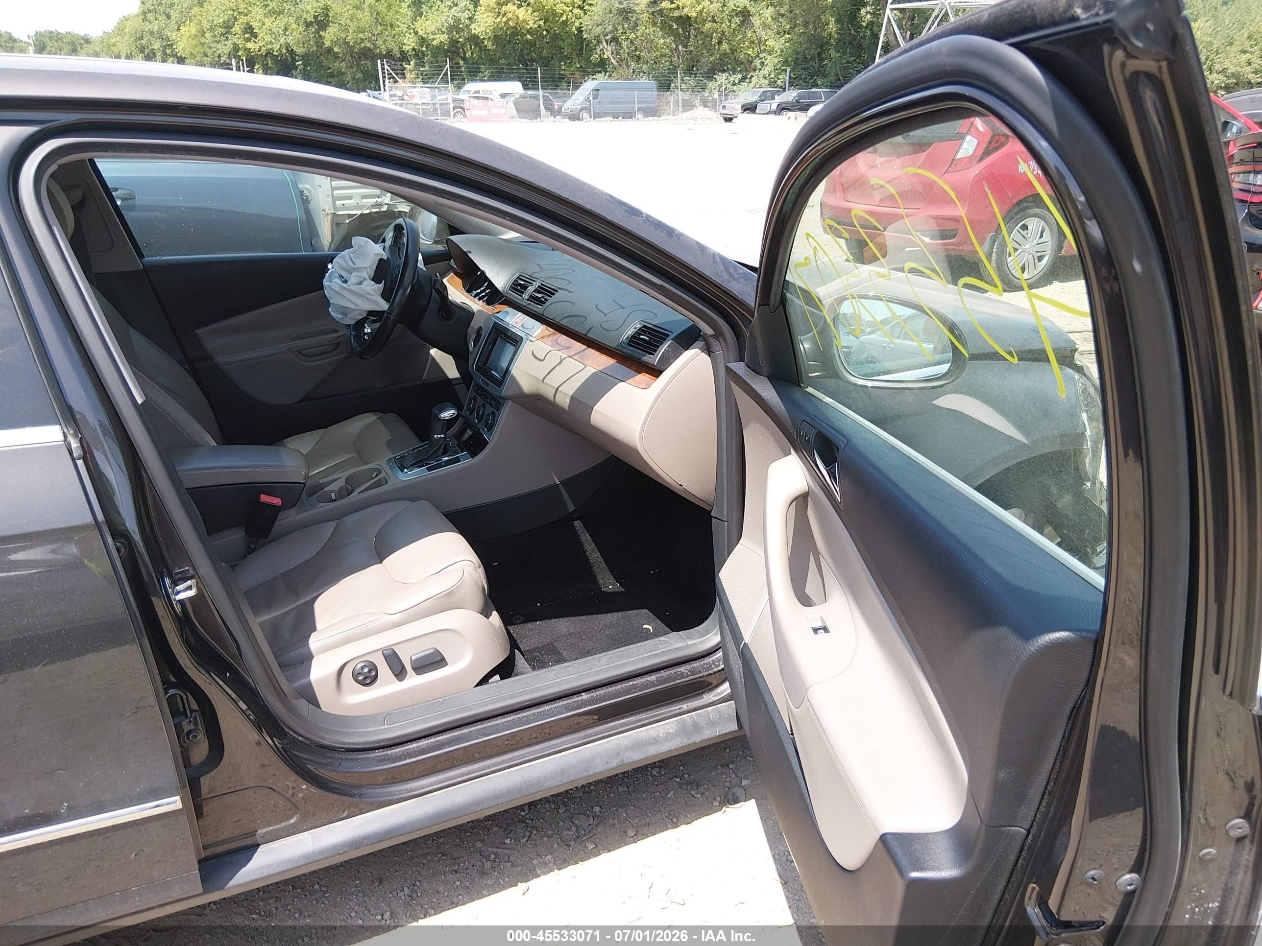 2008 Volkswagen Passat Lux Gray vin: WVWEK73C48E097331