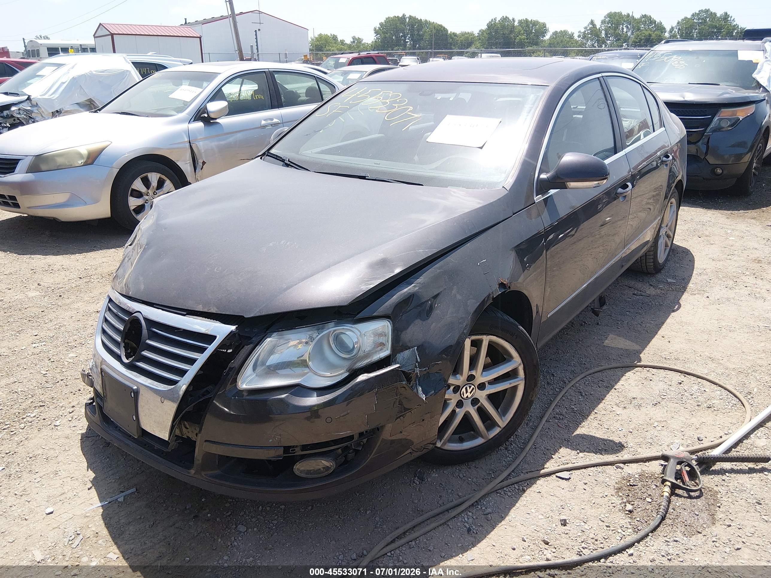2008 Volkswagen Passat Lux Gray vin: WVWEK73C48E097331