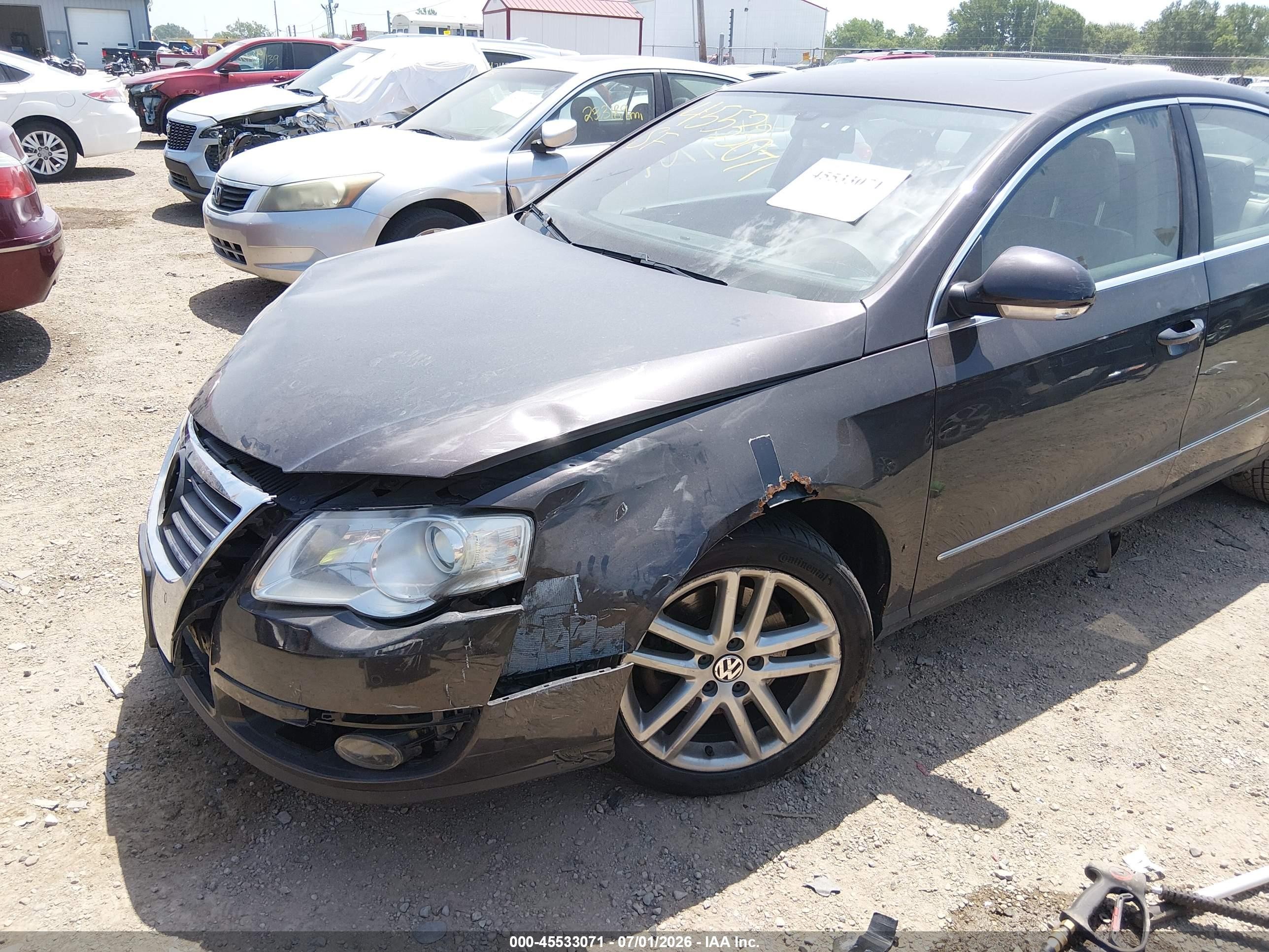 2008 Volkswagen Passat Lux Gray vin: WVWEK73C48E097331