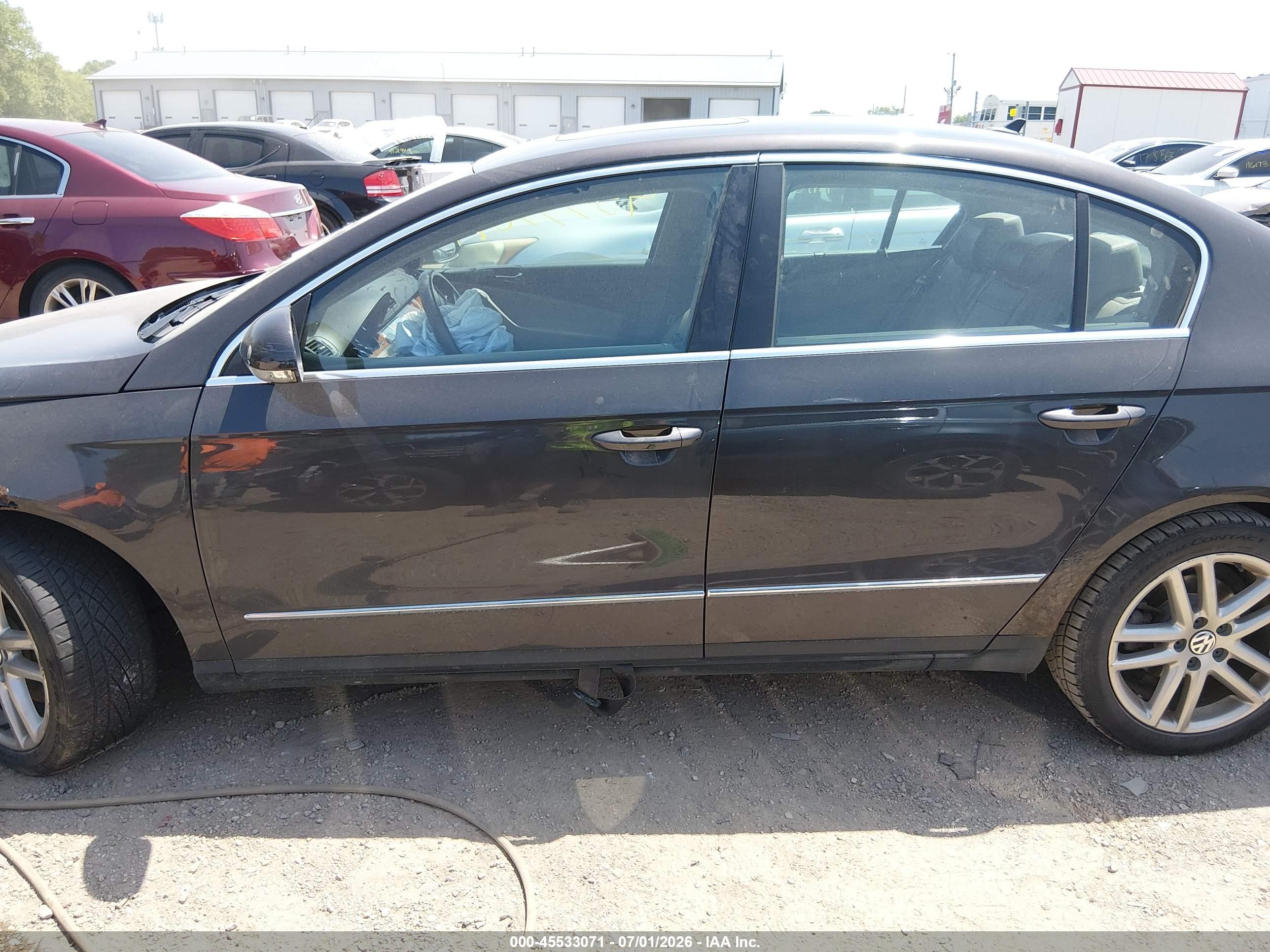2008 Volkswagen Passat Lux Gray vin: WVWEK73C48E097331