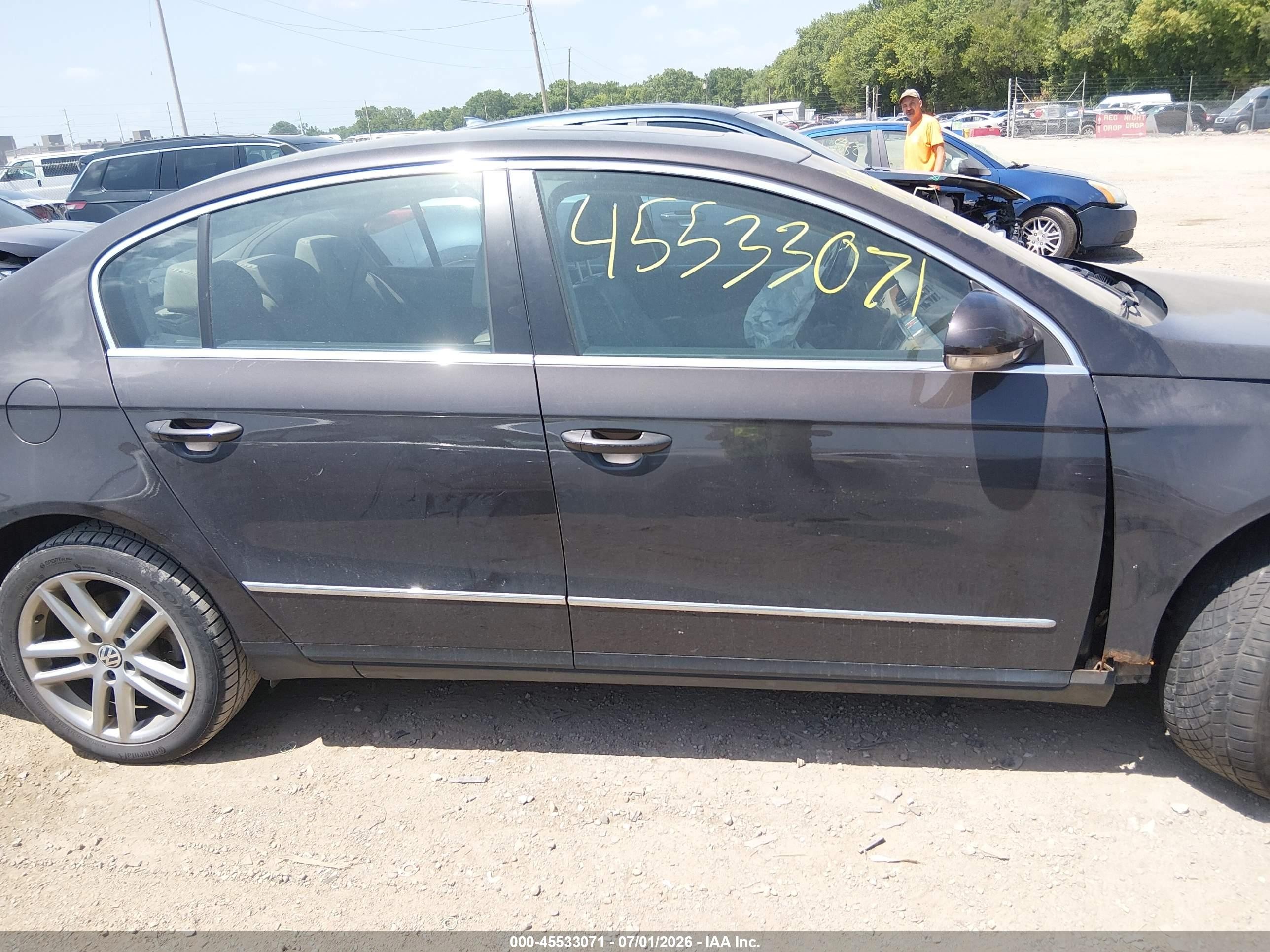 2008 Volkswagen Passat Lux Gray vin: WVWEK73C48E097331