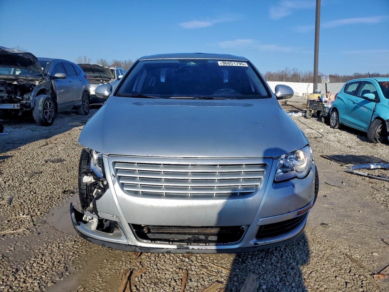 2006 Volkswagen Passat 2.0t Luxury Silver vin: WVWEK73C56P067370