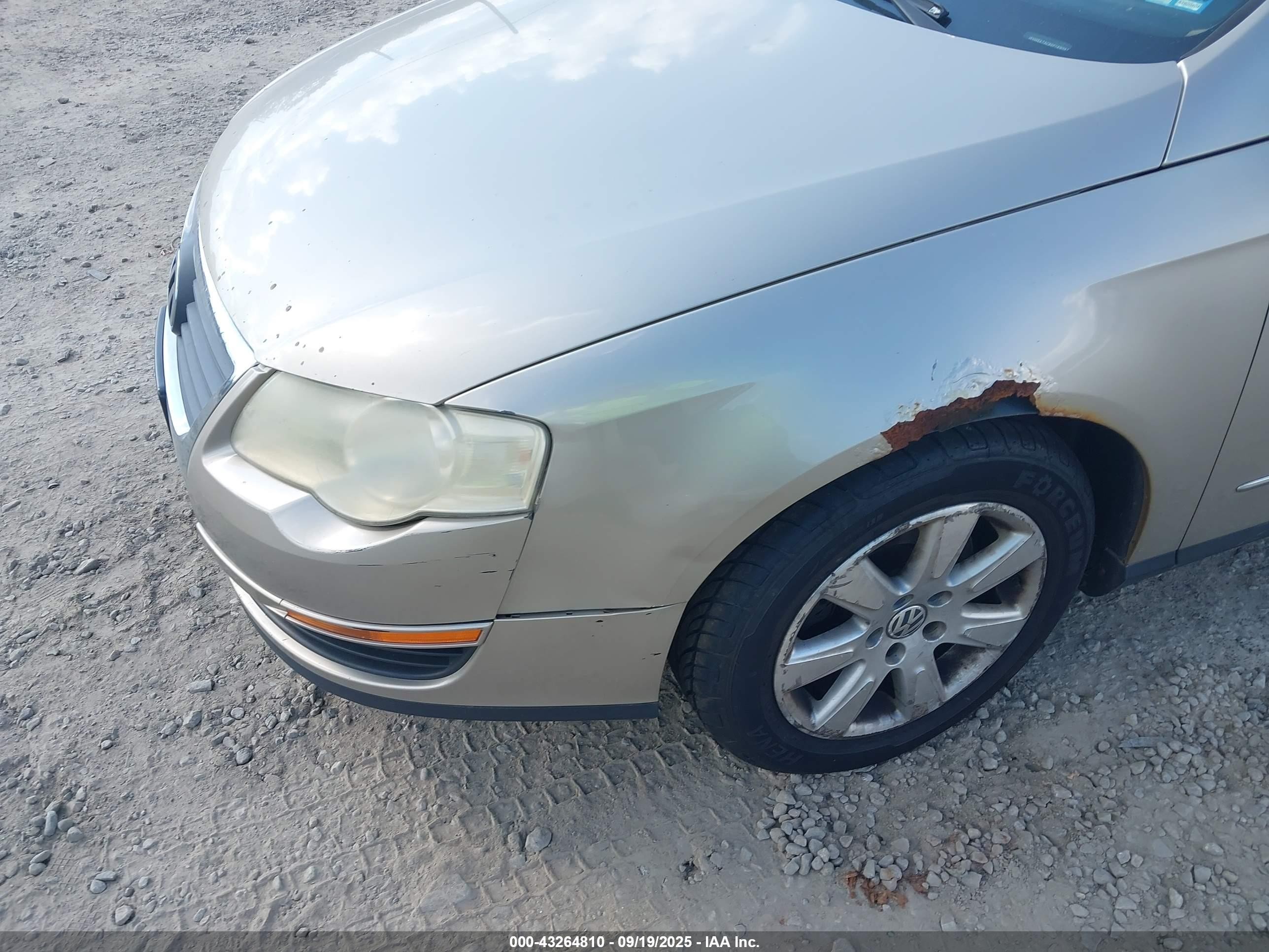 2006 Volkswagen Passat 2.0t Silver vin: WVWEK73C86P189091