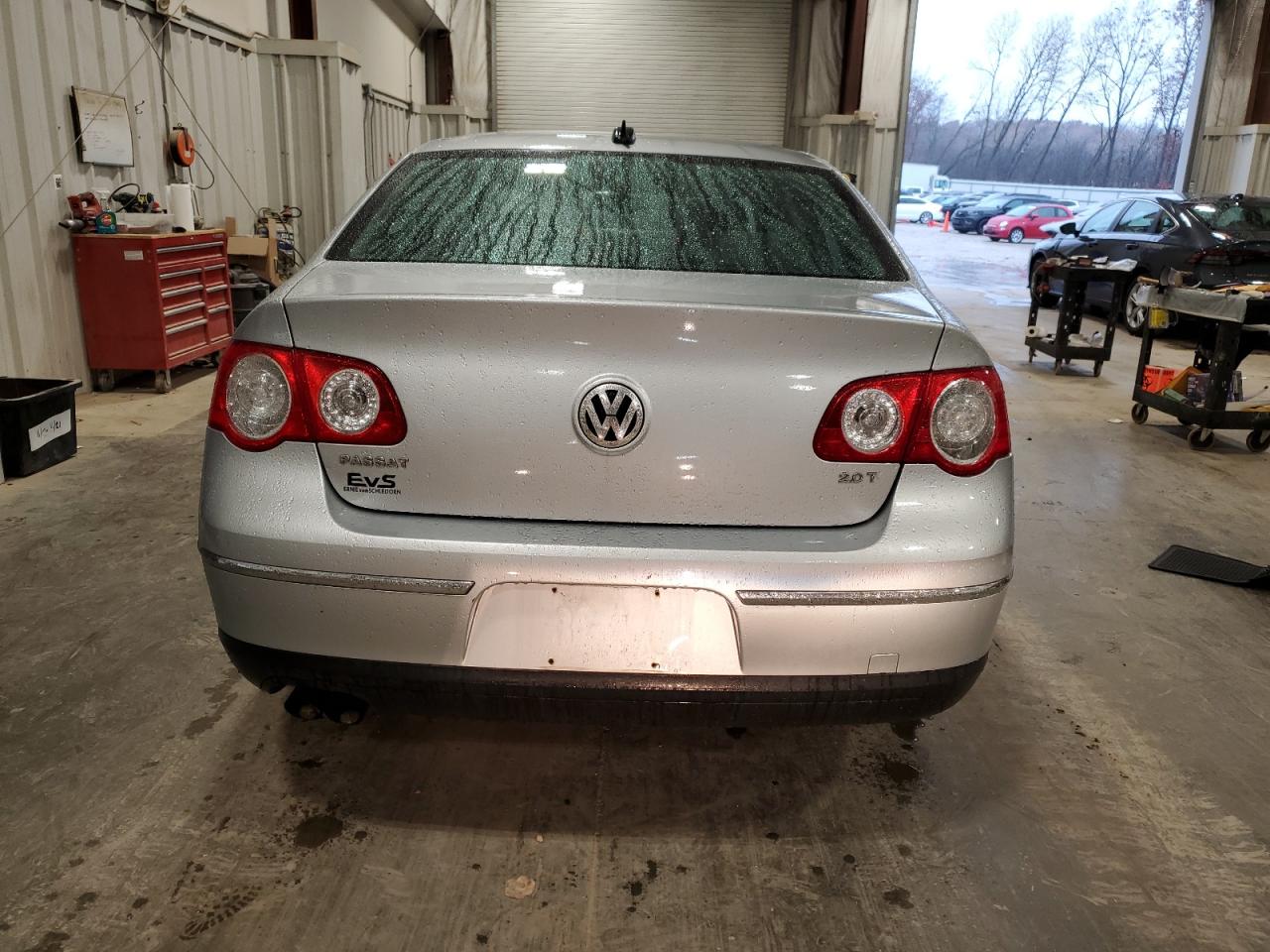 2006 Volkswagen Passat 2.0t Luxury Silver vin: WVWEK73CX6E040774