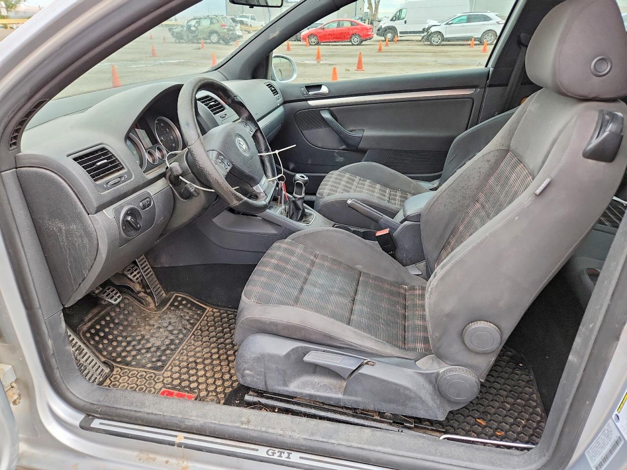 2007 Volkswagen New Gti Silver vin: WVWEV71K17W009751