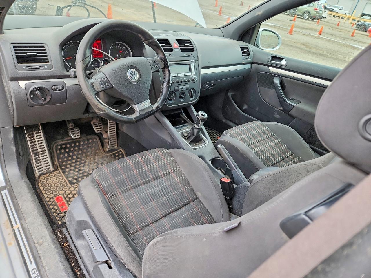2007 Volkswagen New Gti Silver vin: WVWEV71K17W009751