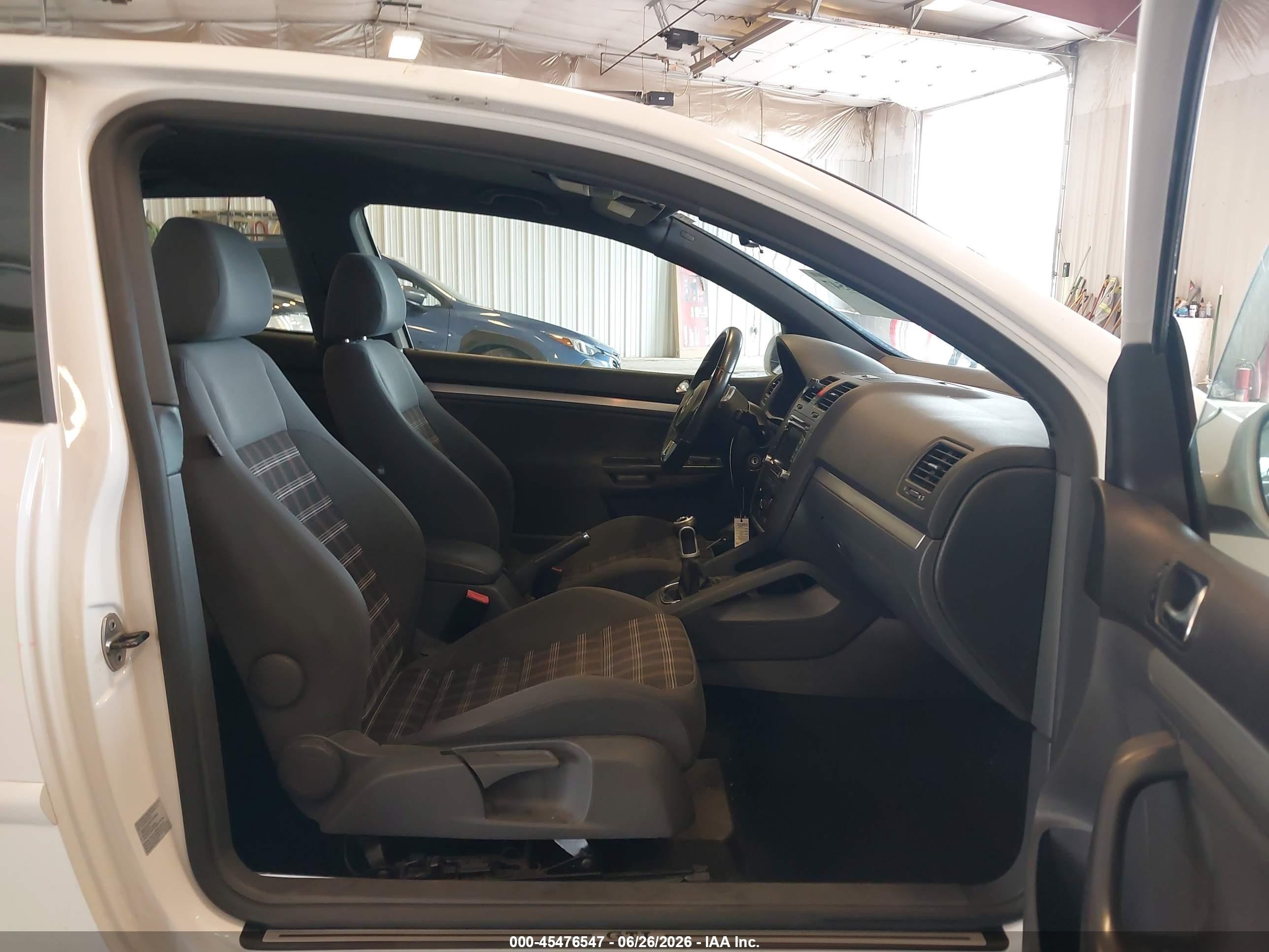 2009 Volkswagen Gti 2-door White vin: WVWEV71K29W031566