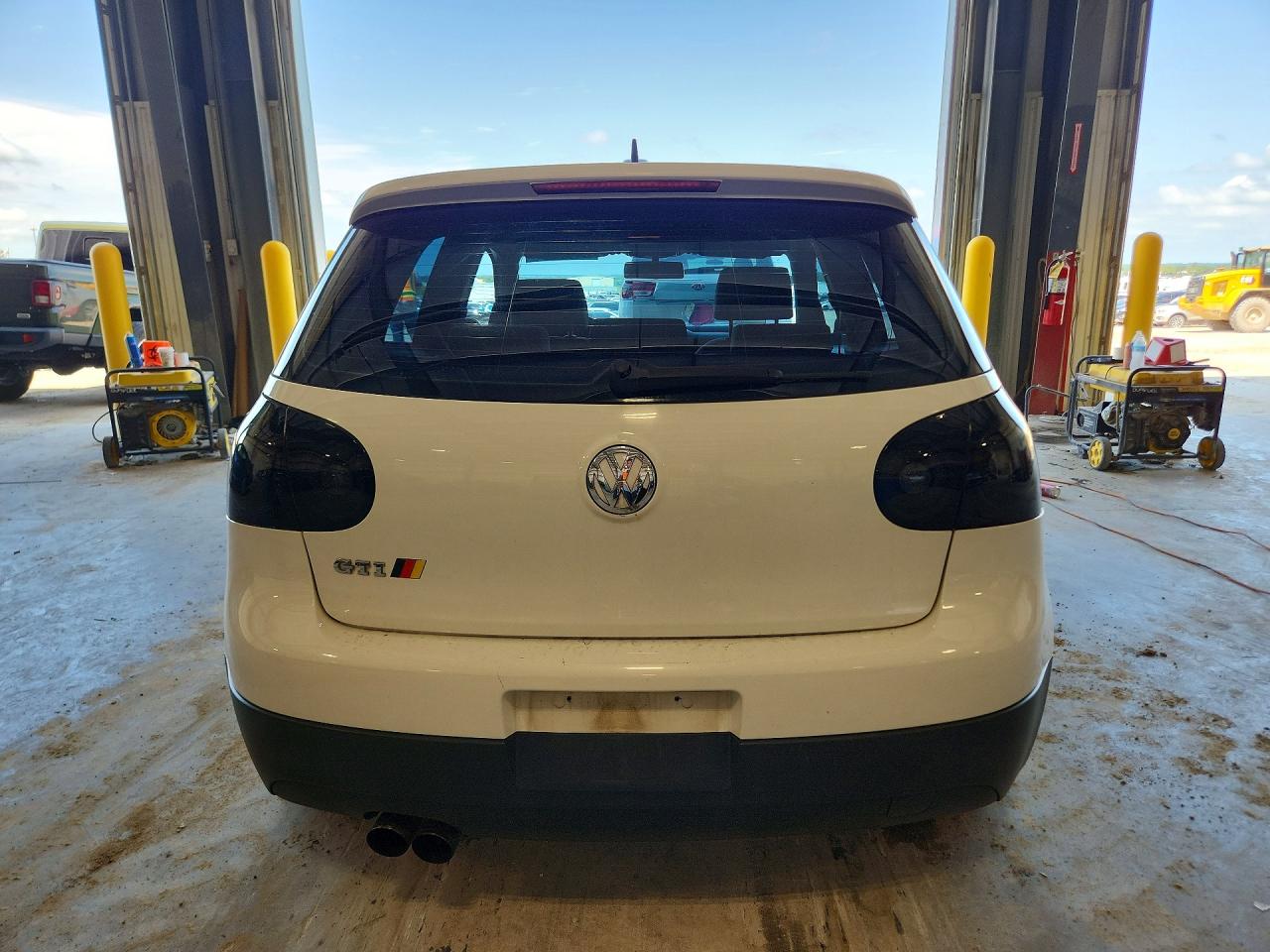 2006 Volkswagen New Gti White vin: WVWEV71K36W099631
