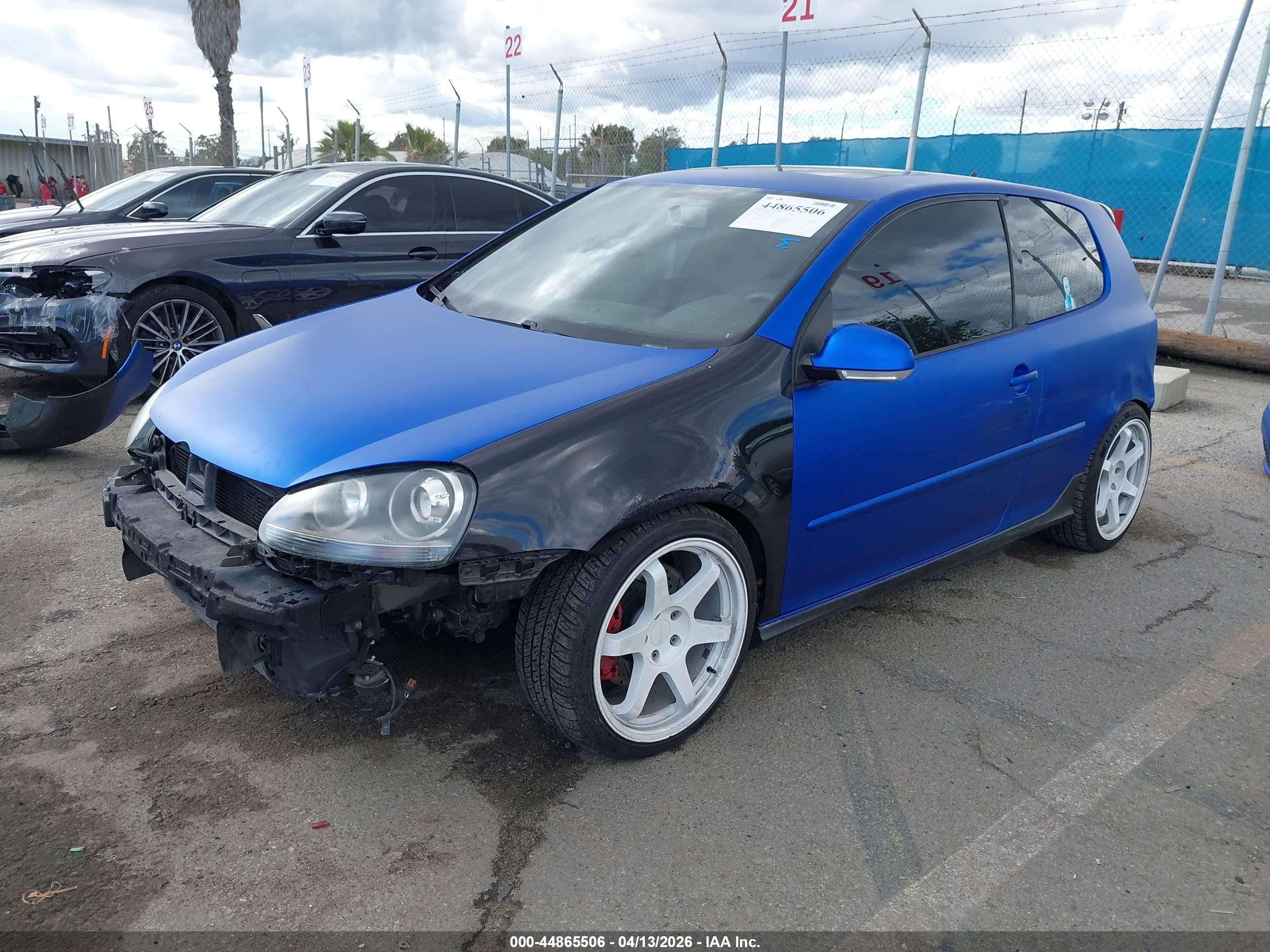 2009 Volkswagen Gti 2-door Blue vin: WVWEV71K49W141776