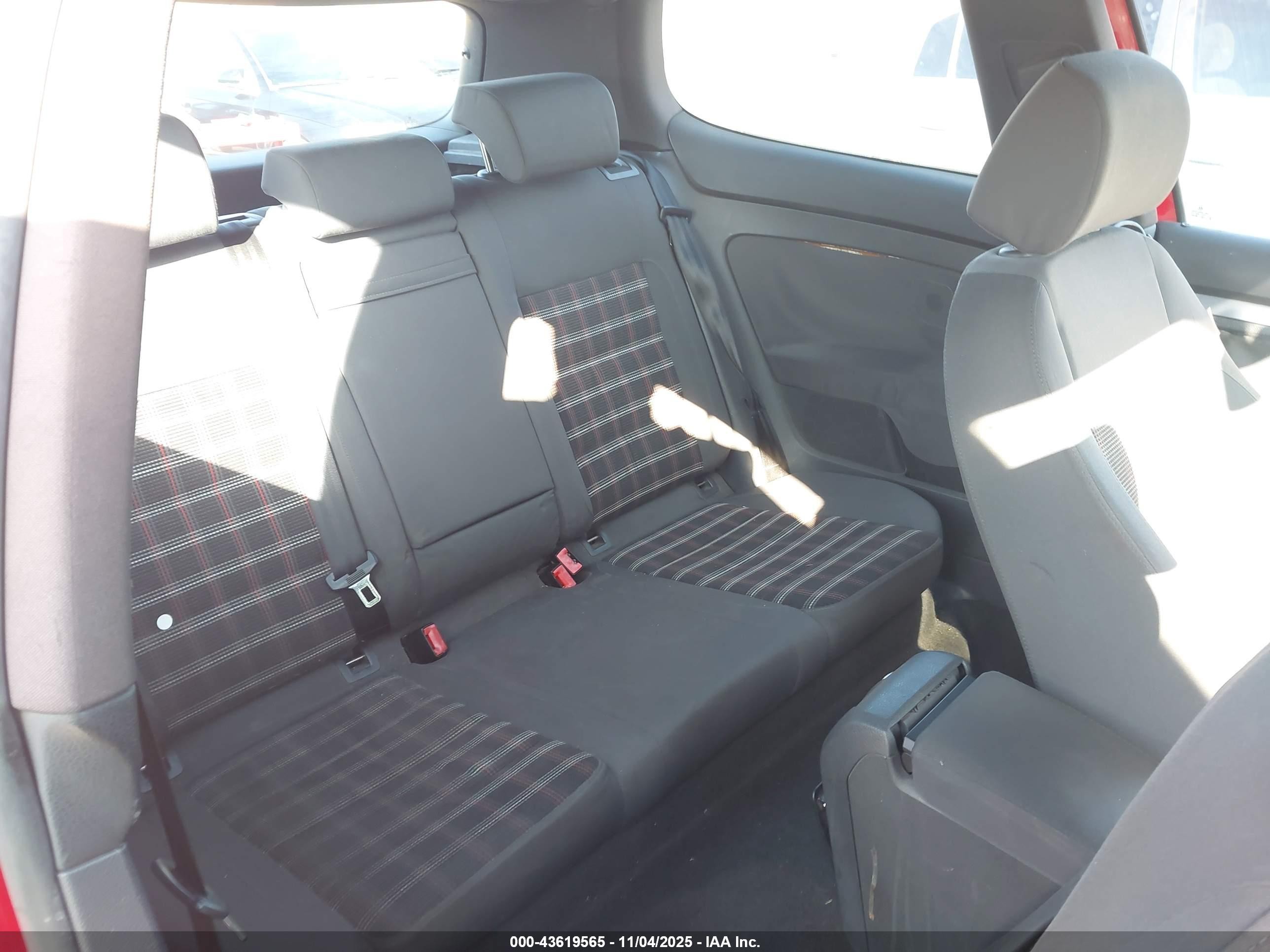 2006 Volkswagen Gti 2-door Red vin: WVWEV71K96W088553