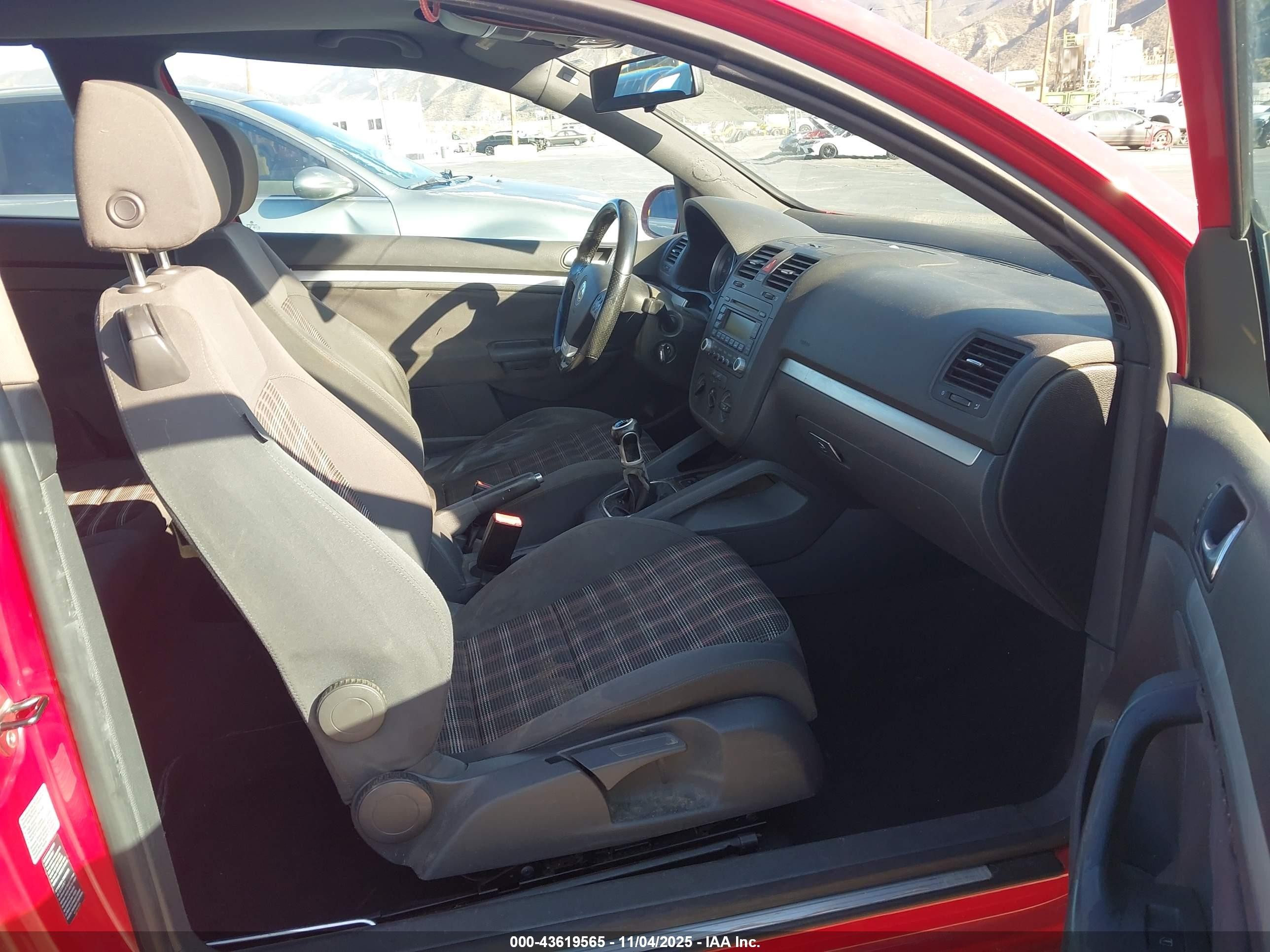 2006 Volkswagen Gti 2-door Red vin: WVWEV71K96W088553