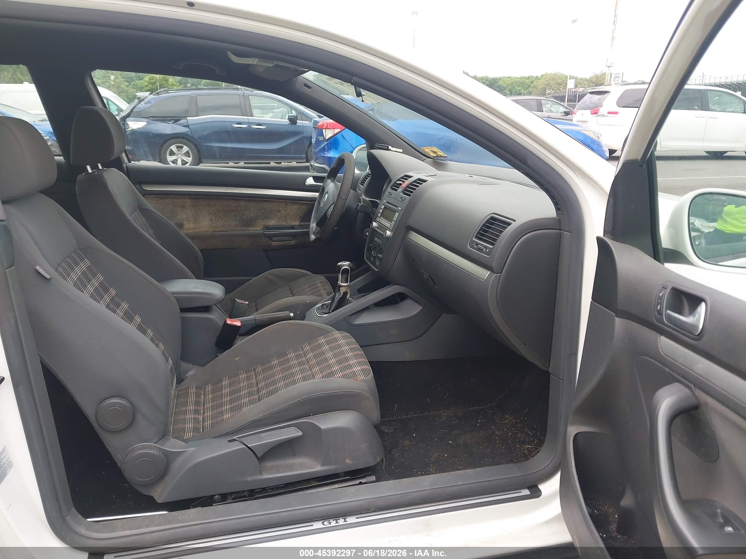 2008 Volkswagen Gti 2-door White vin: WVWEV71K98W090581