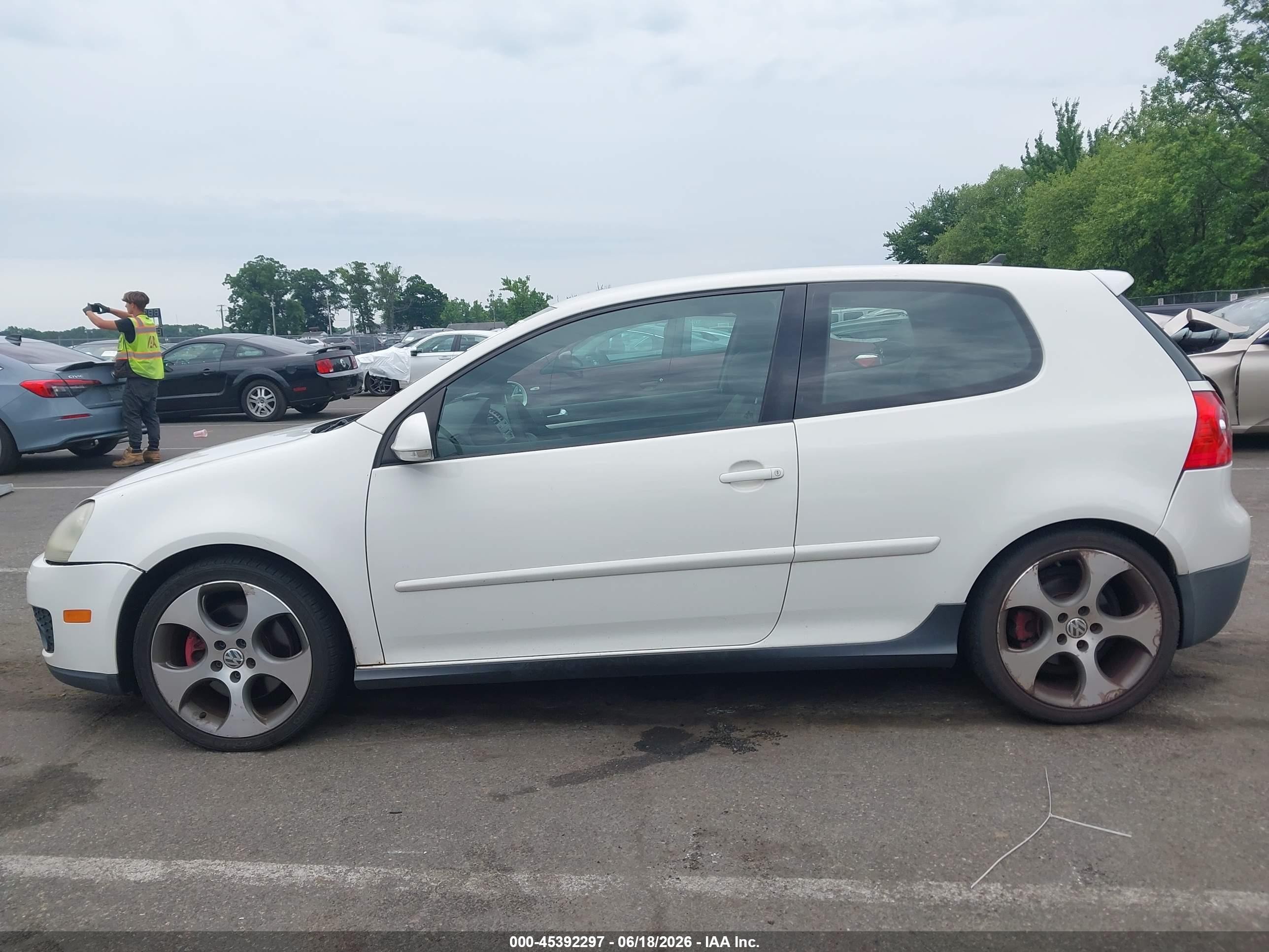 2008 Volkswagen Gti 2-door White vin: WVWEV71K98W090581