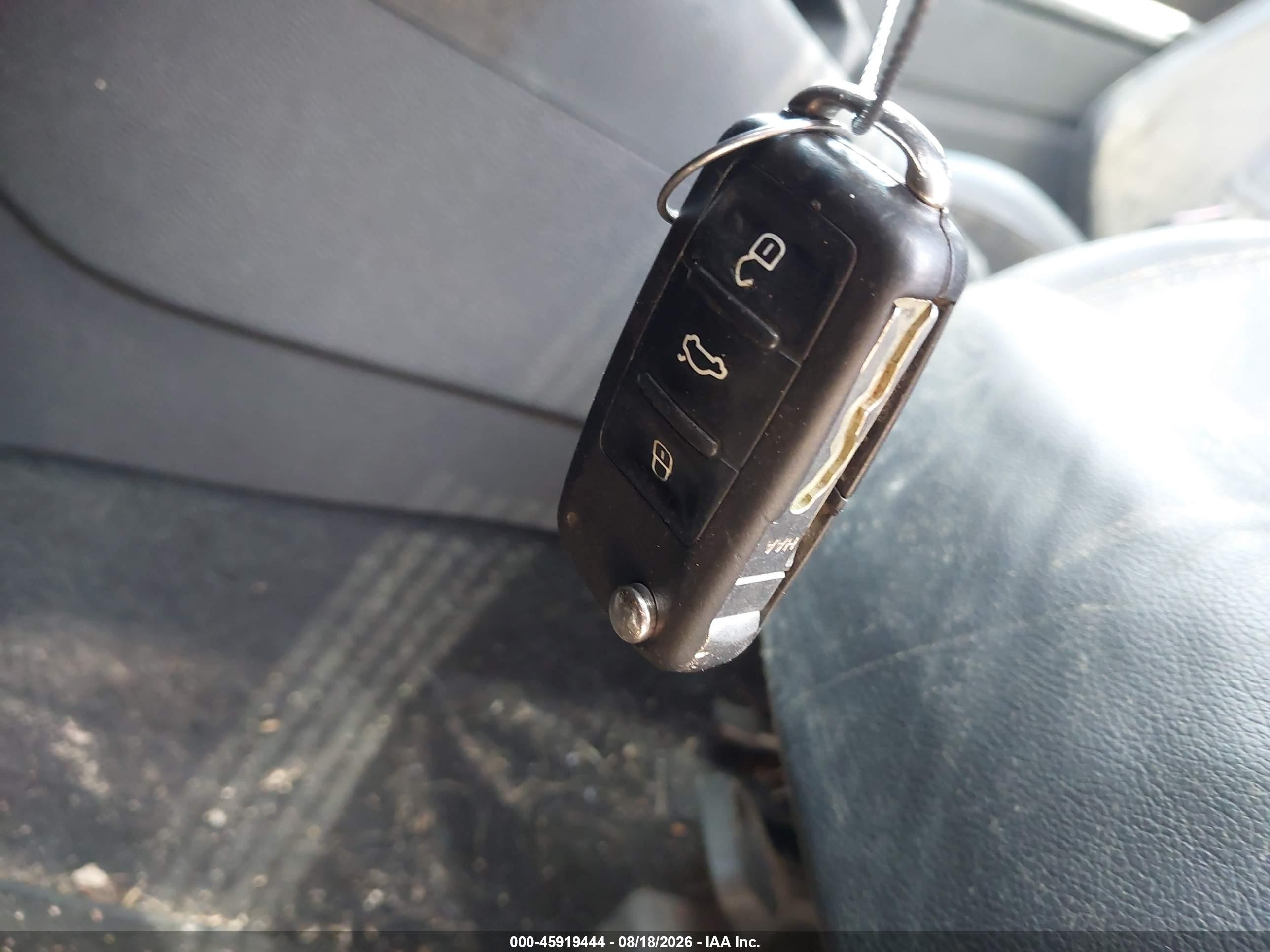 2011 Volkswagen Gti 2-door Autobahn Red vin: WVWEV7AJ0BW290778