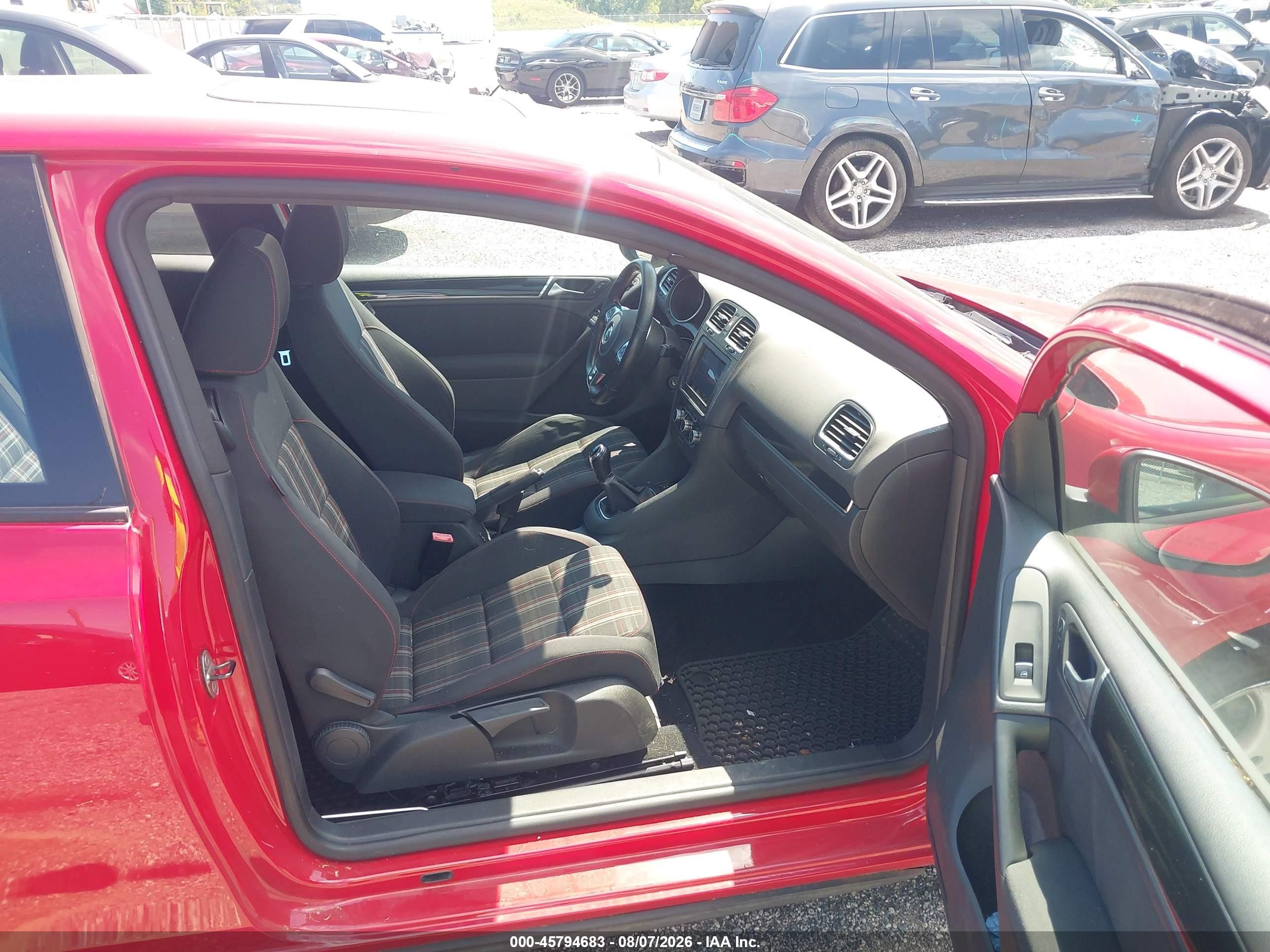 2010 Volkswagen Gti 2-door Красный vin: WVWEV7AJ5AW351556