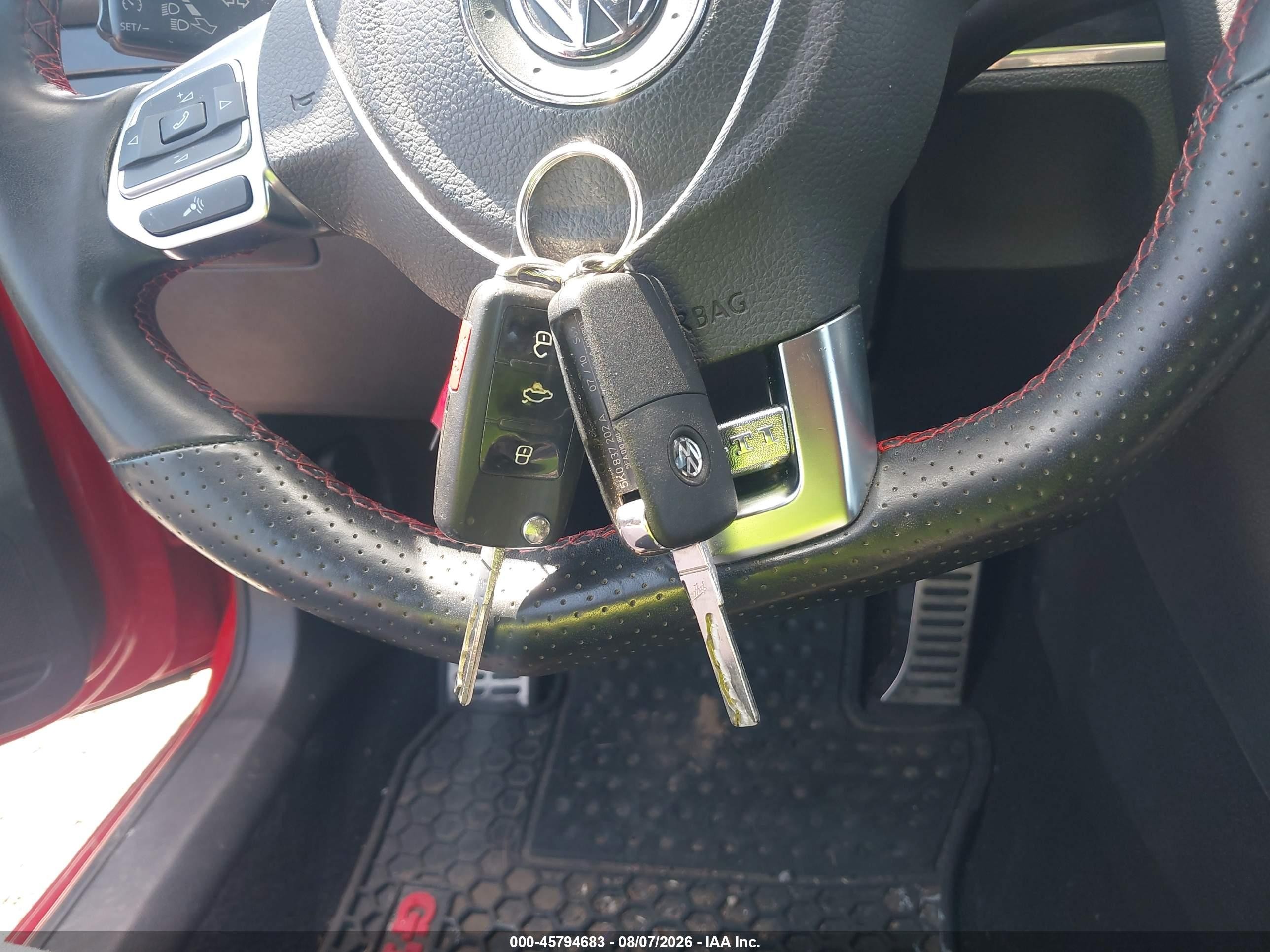 2010 Volkswagen Gti 2-door Красный vin: WVWEV7AJ5AW351556