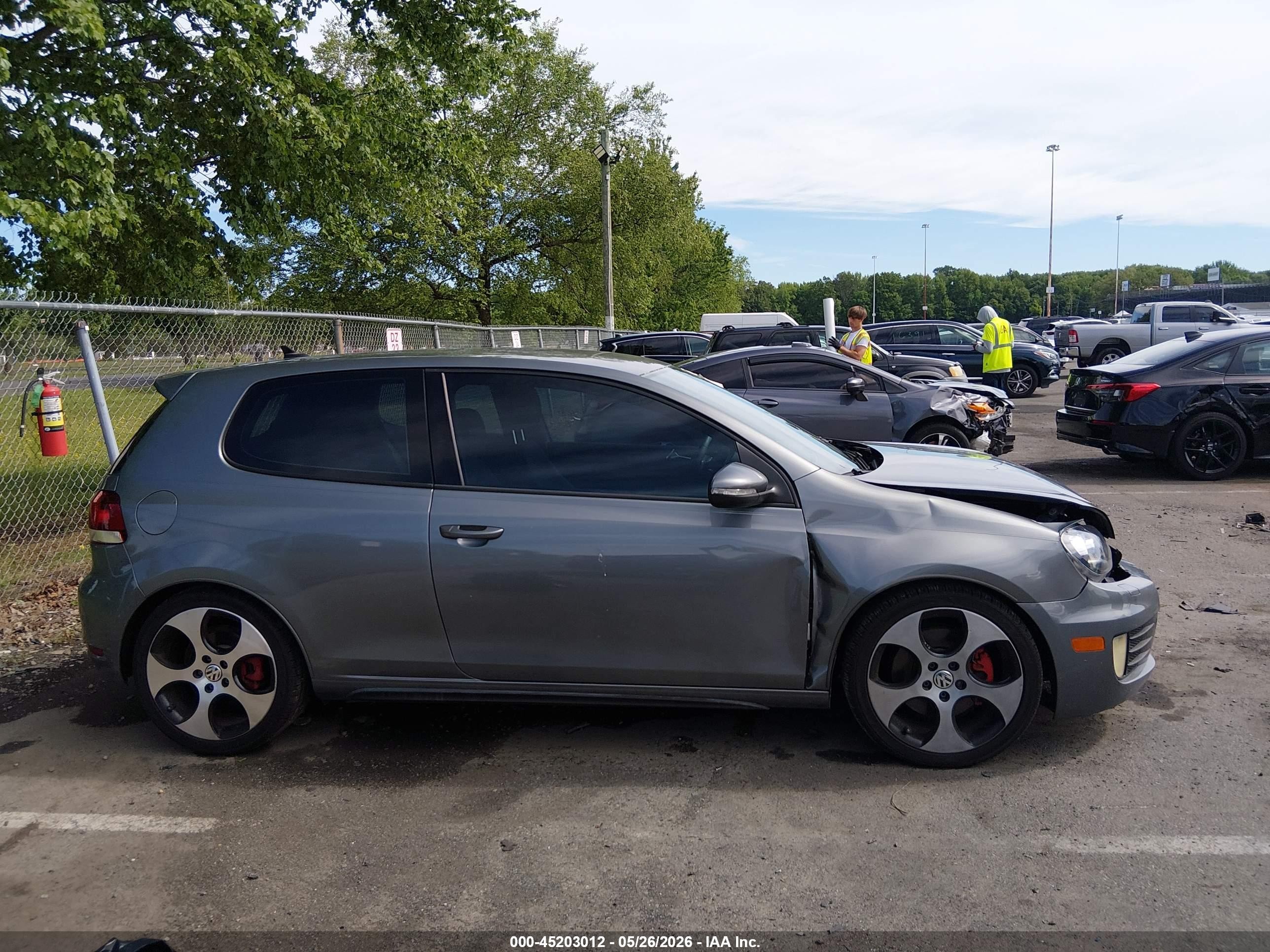 2011 Volkswagen Gti 2-door Gray vin: WVWEV7AJ6BW226907