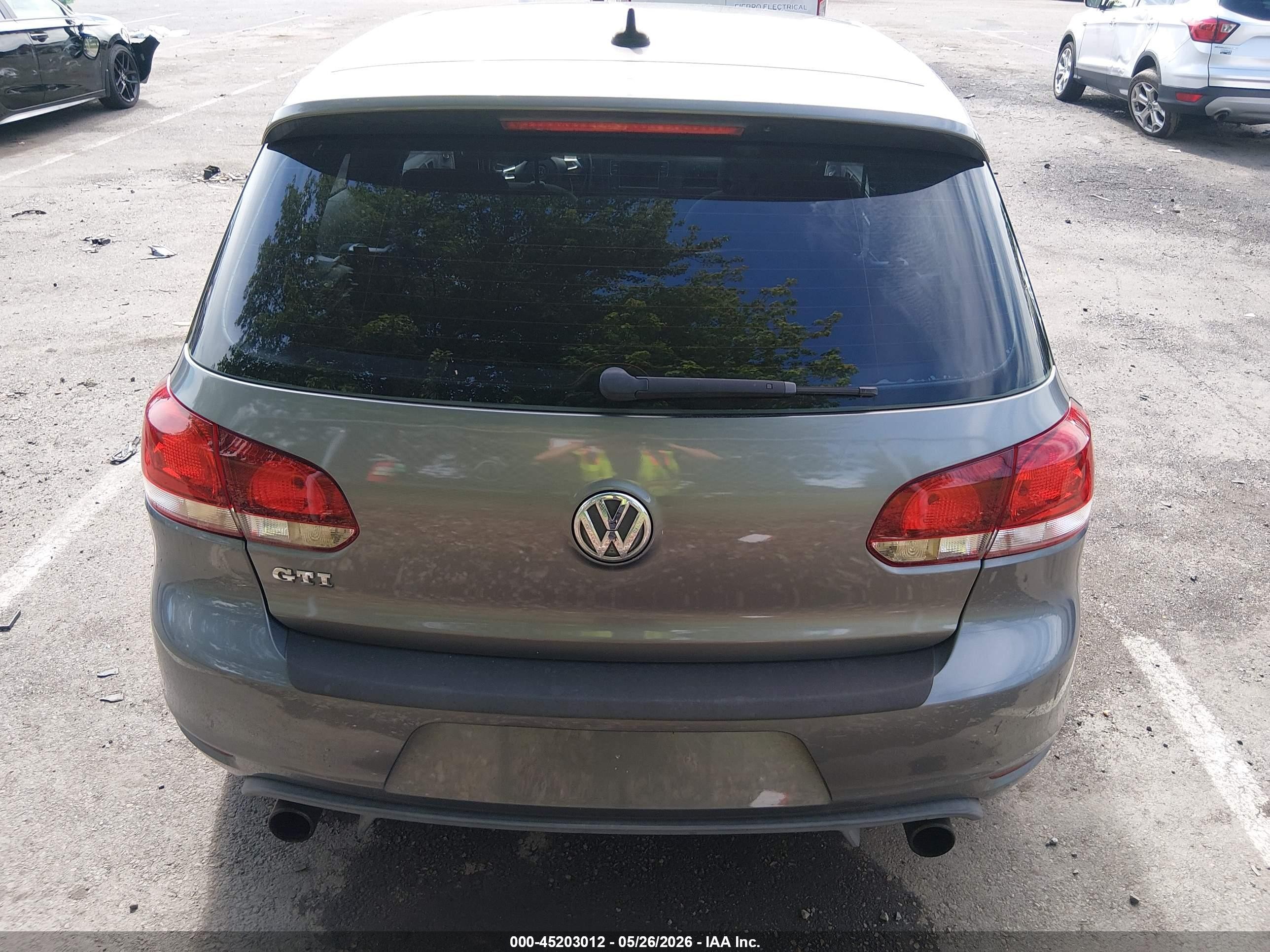 2011 Volkswagen Gti 2-door Gray vin: WVWEV7AJ6BW226907