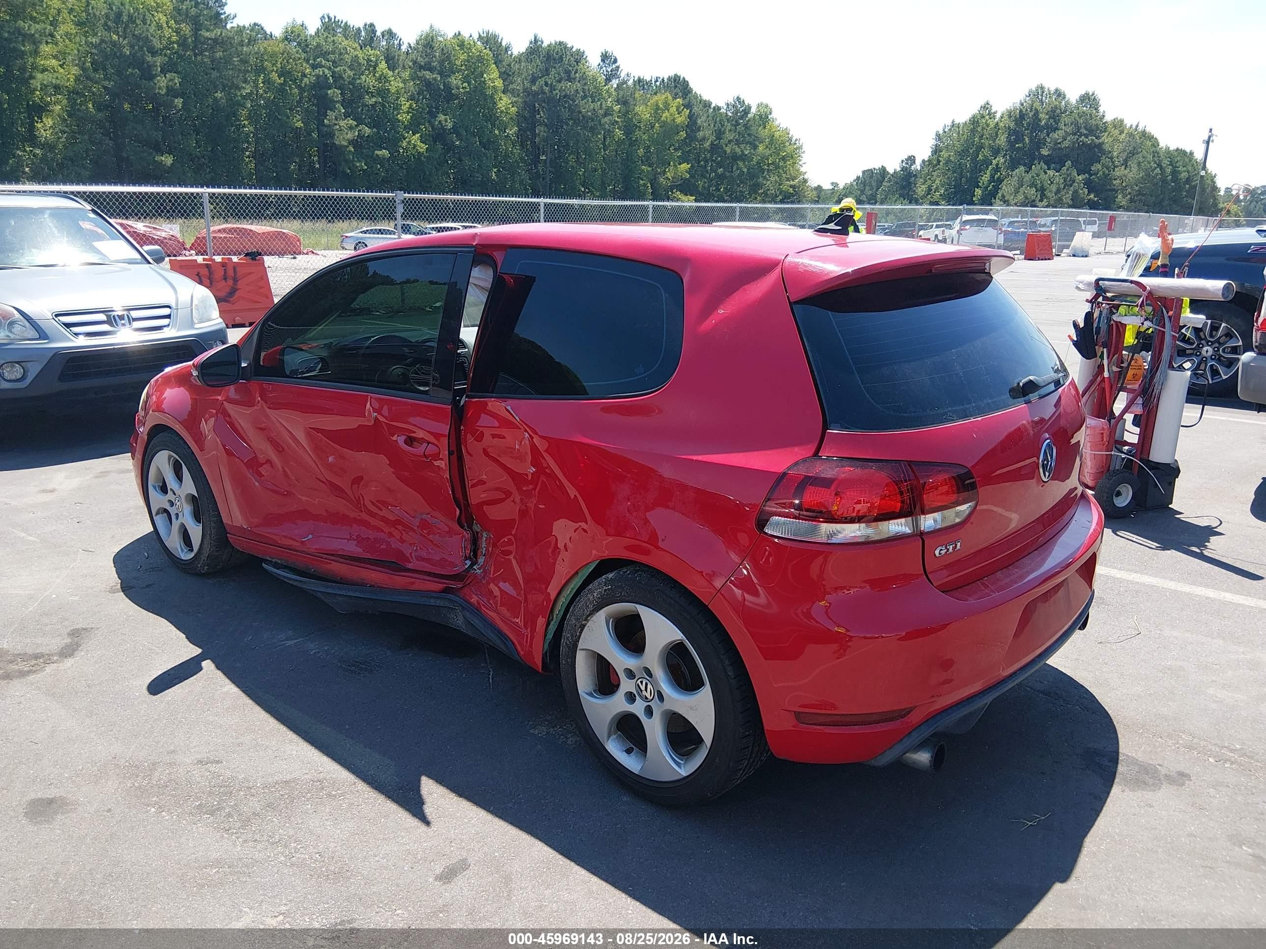 2010 Volkswagen Gti 2-door Red vin: WVWEV7AJ7AW182611