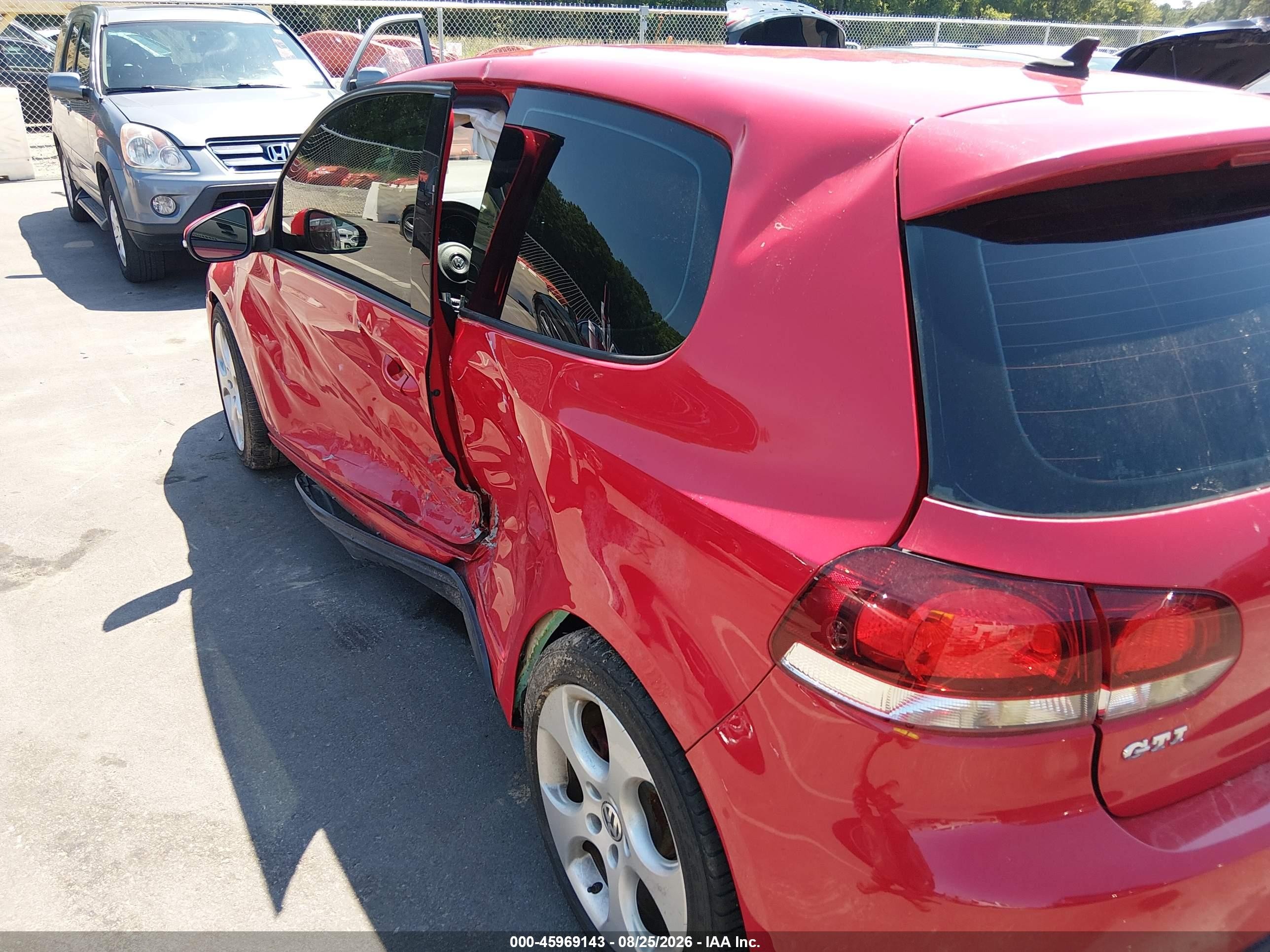 2010 Volkswagen Gti 2-door Red vin: WVWEV7AJ7AW182611