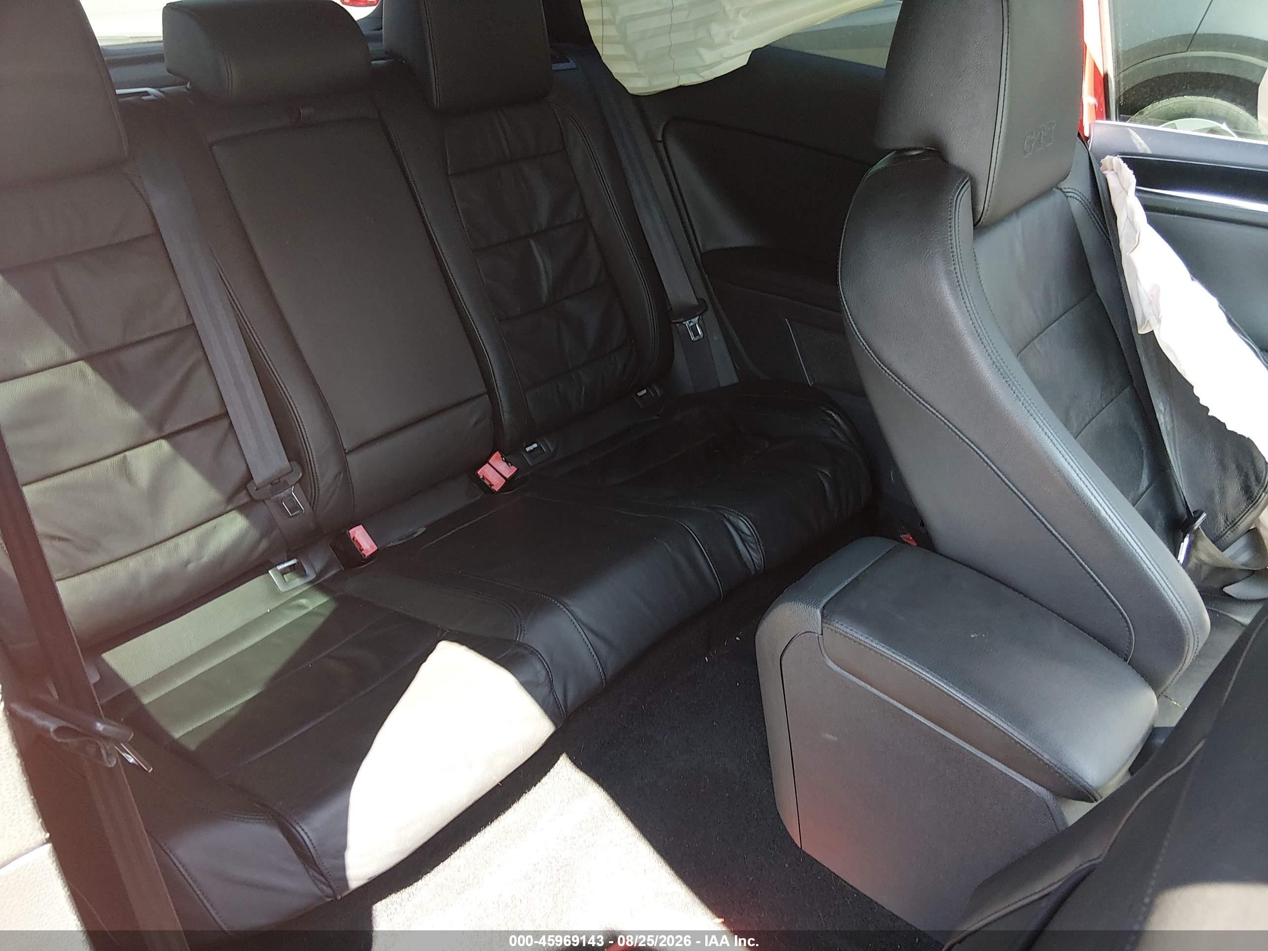 2010 Volkswagen Gti 2-door Red vin: WVWEV7AJ7AW182611