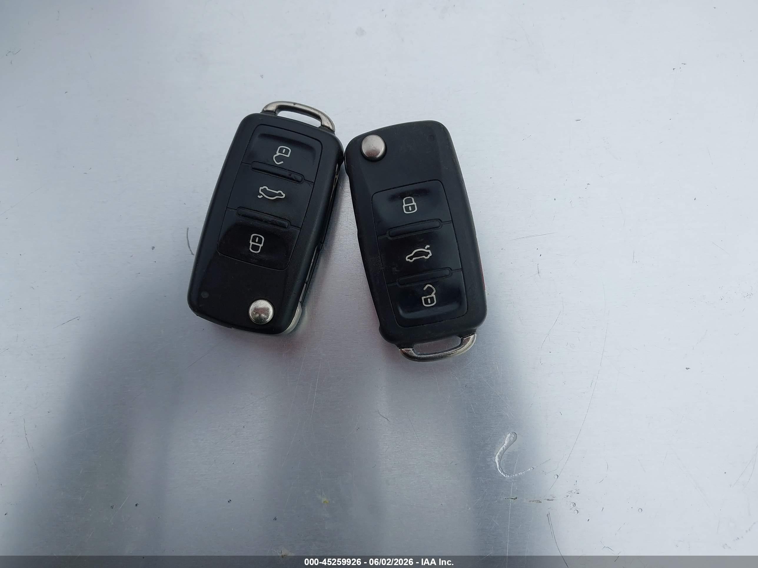 2013 Volkswagen Gti 2-door Navy vin: WVWEV7AJ7DW121196