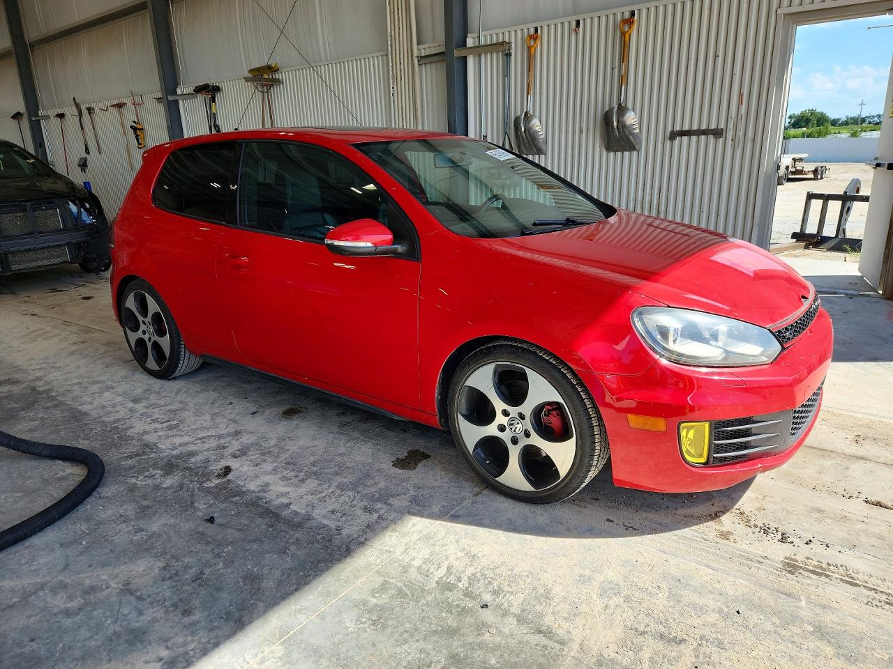 2011 Volkswagen Gti Red vin: WVWEV7AJ8BW232613