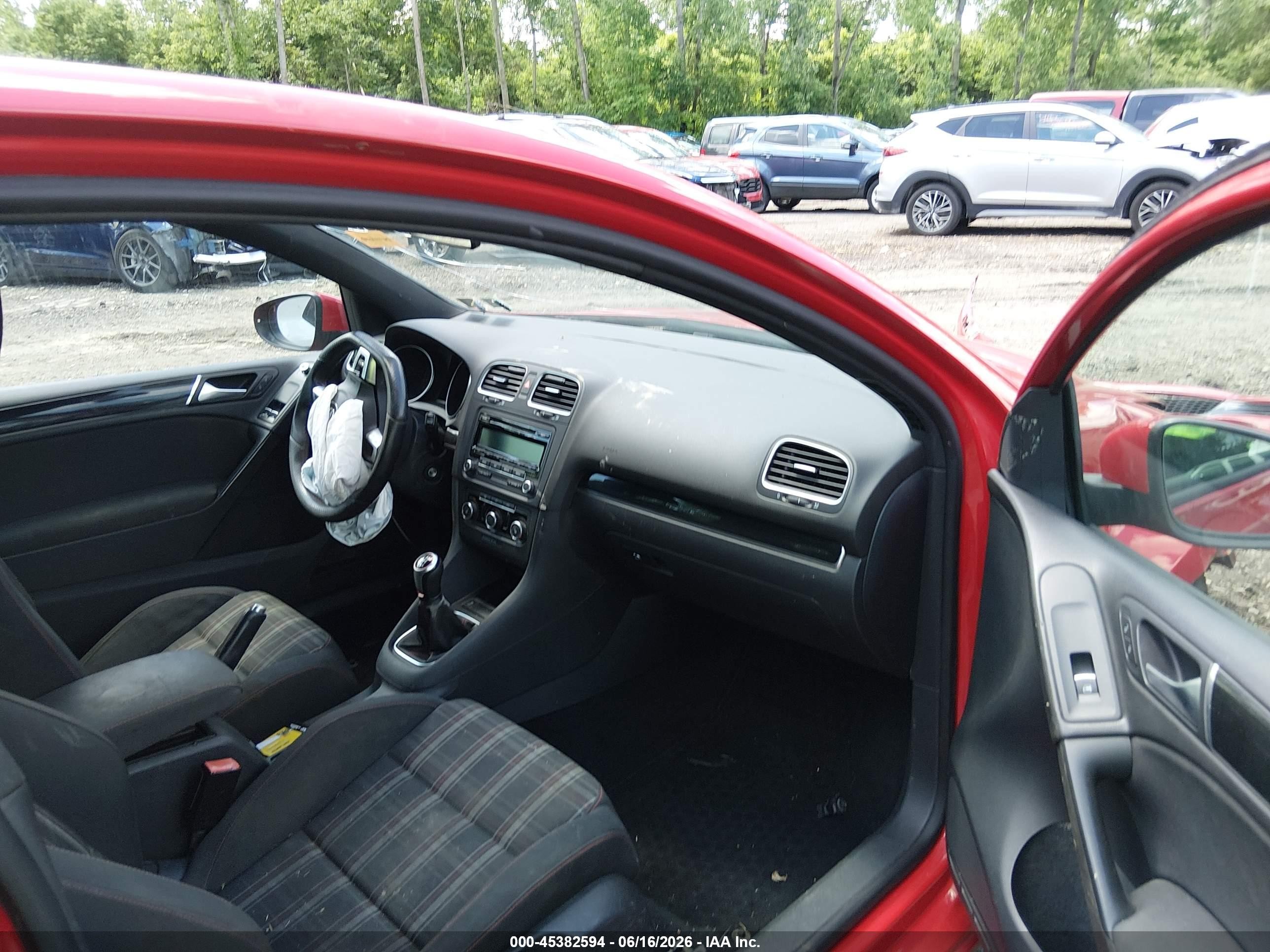 2012 Volkswagen Gti 2-door Red vin: WVWEV7AJ8CW259313