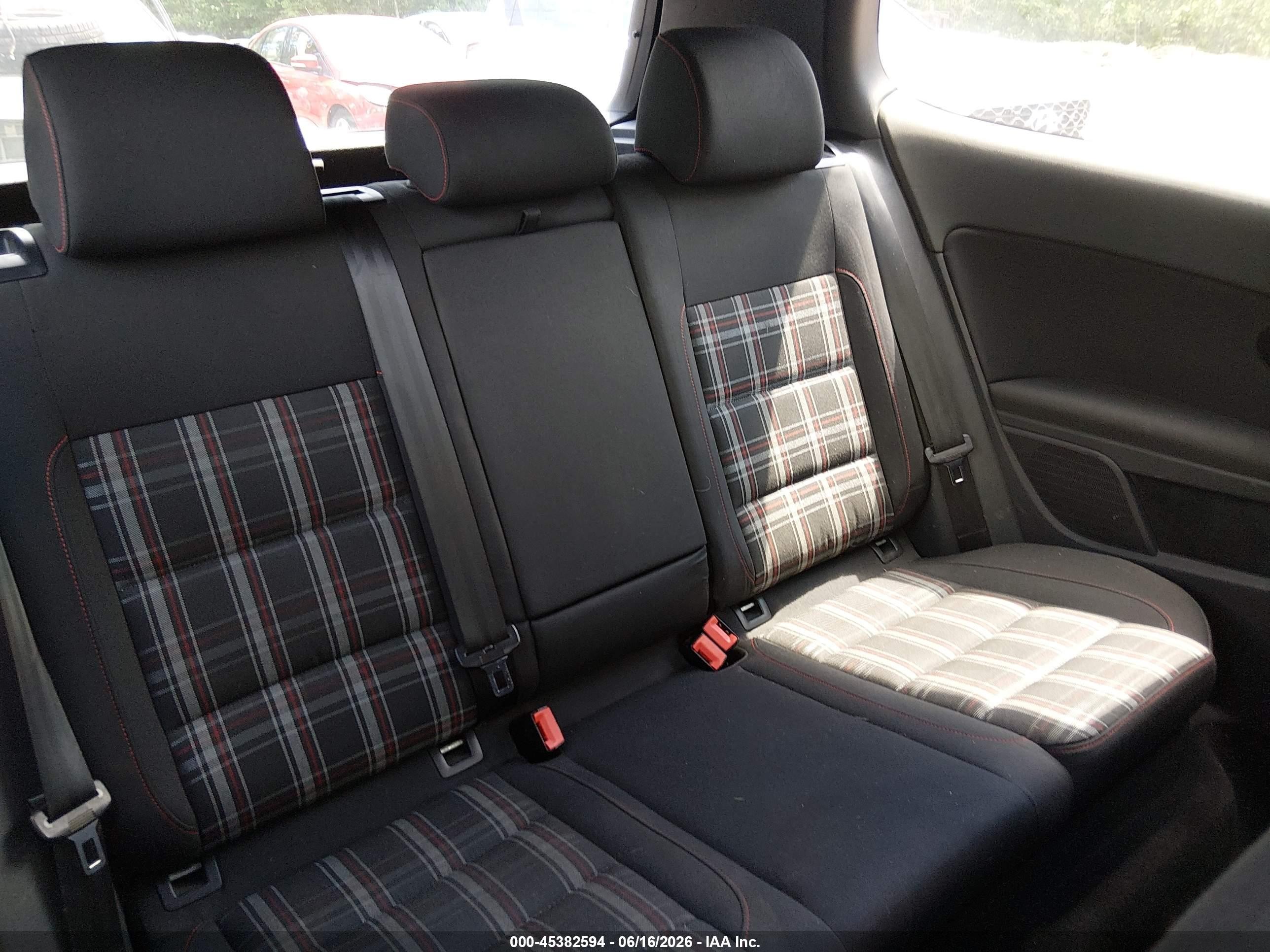 2012 Volkswagen Gti 2-door Red vin: WVWEV7AJ8CW259313