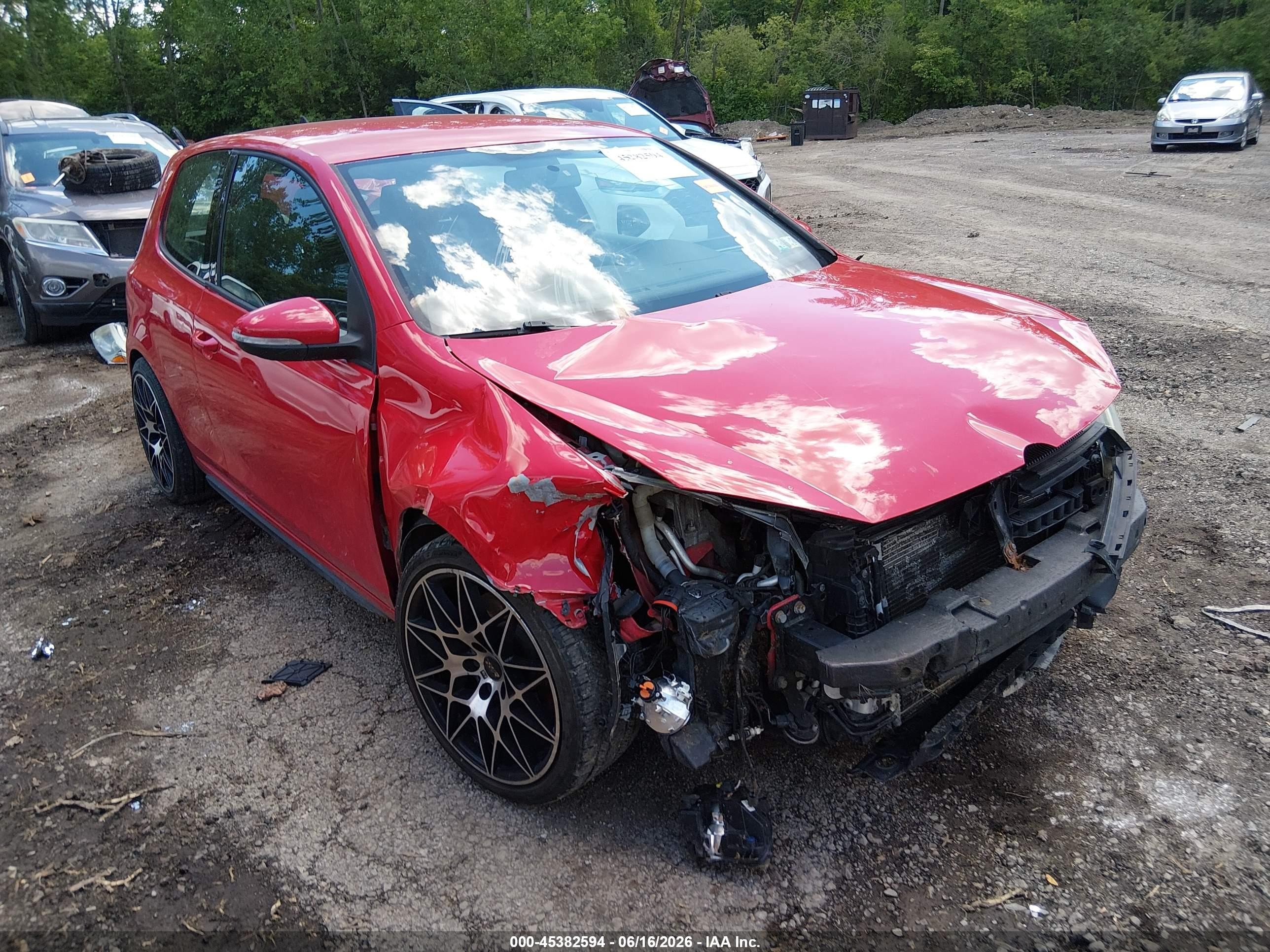 2012 Volkswagen Gti 2-door Red vin: WVWEV7AJ8CW259313