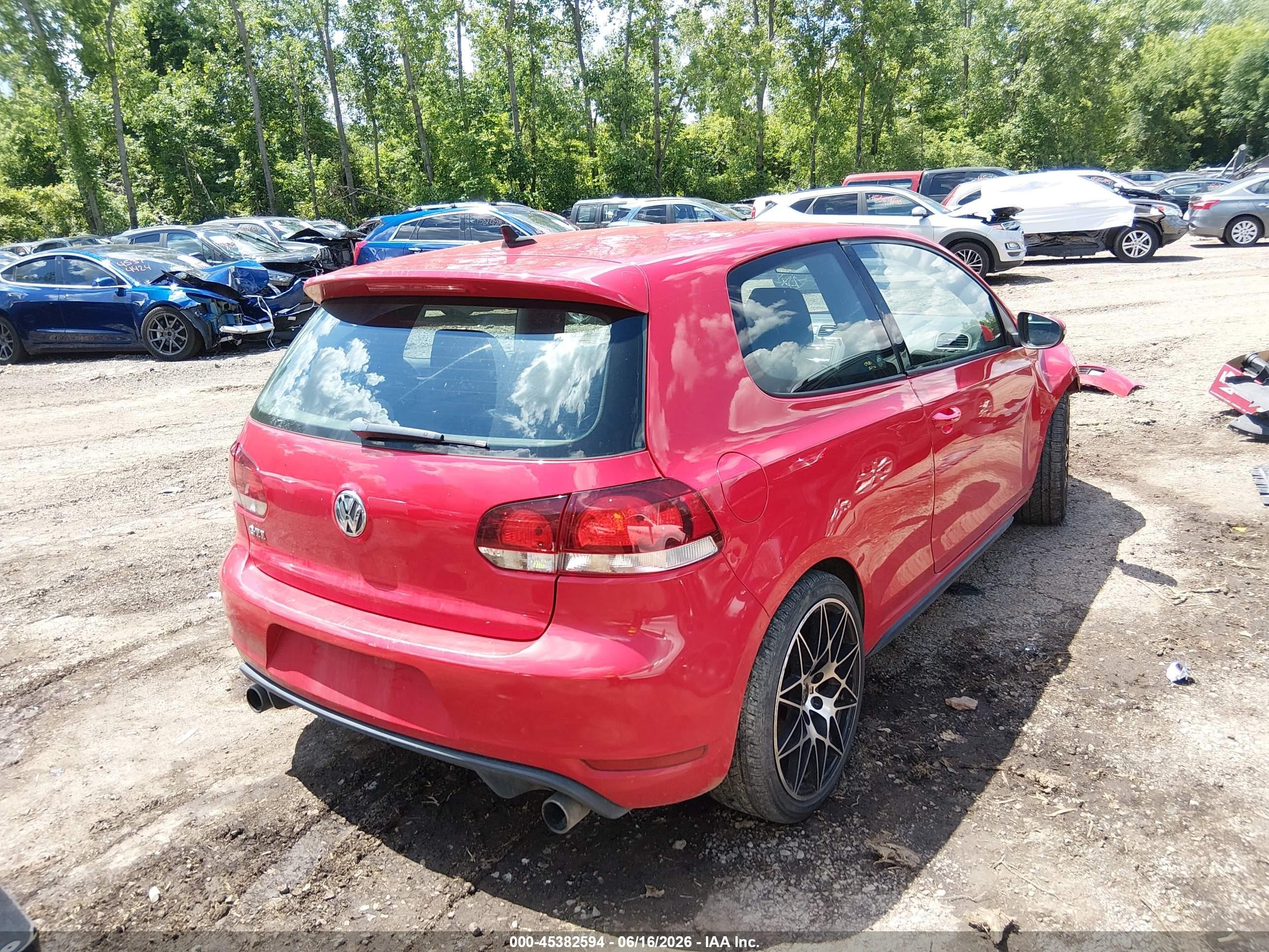 2012 Volkswagen Gti 2-door Red vin: WVWEV7AJ8CW259313