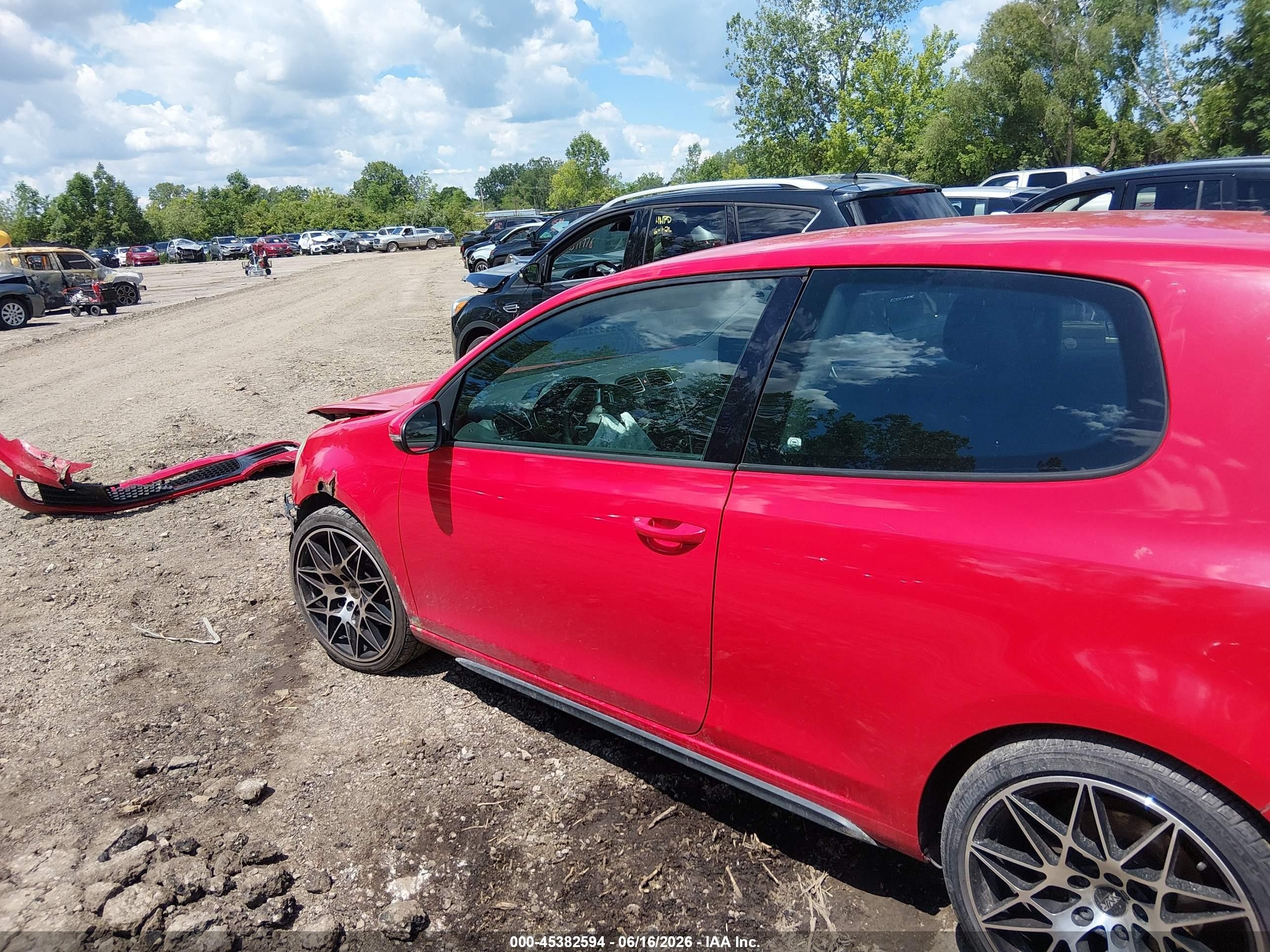2012 Volkswagen Gti 2-door Red vin: WVWEV7AJ8CW259313
