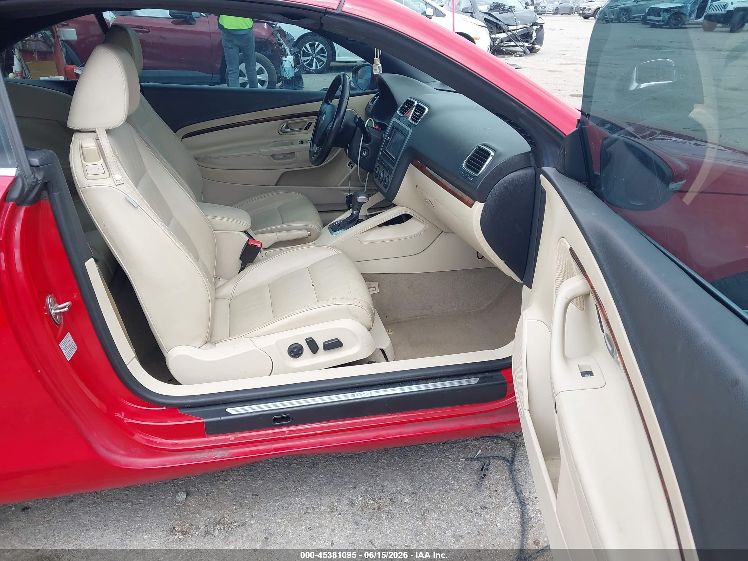 2009 Volkswagen Eos Lux Red vin: WVWFA71F09V015780