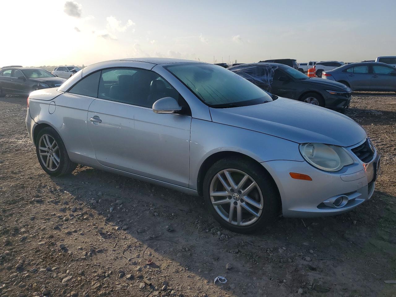 2008 Volkswagen Eos Lux Silver vin: WVWFA71F18V007461