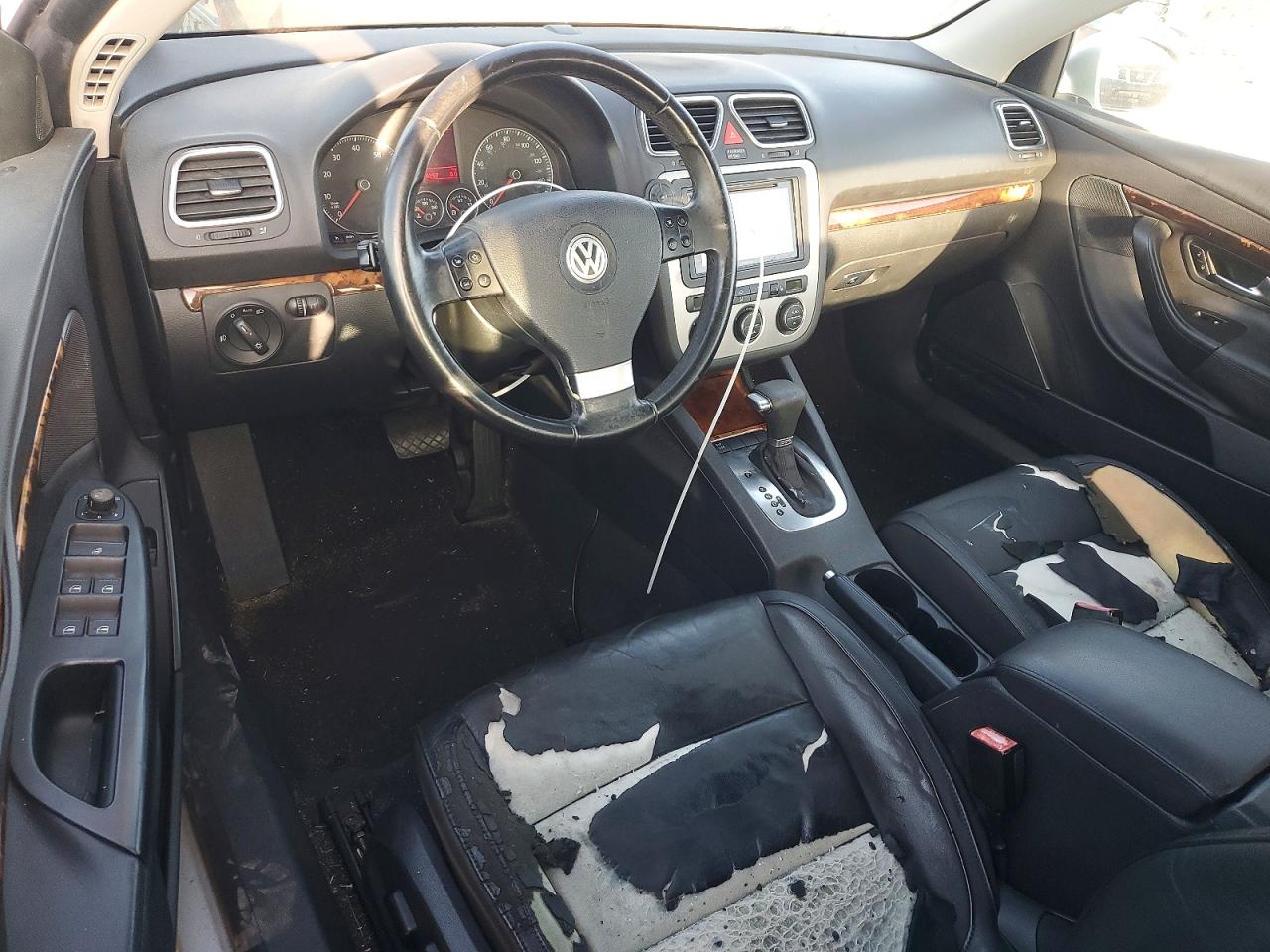 2008 Volkswagen Eos Lux Silver vin: WVWFA71F18V007461
