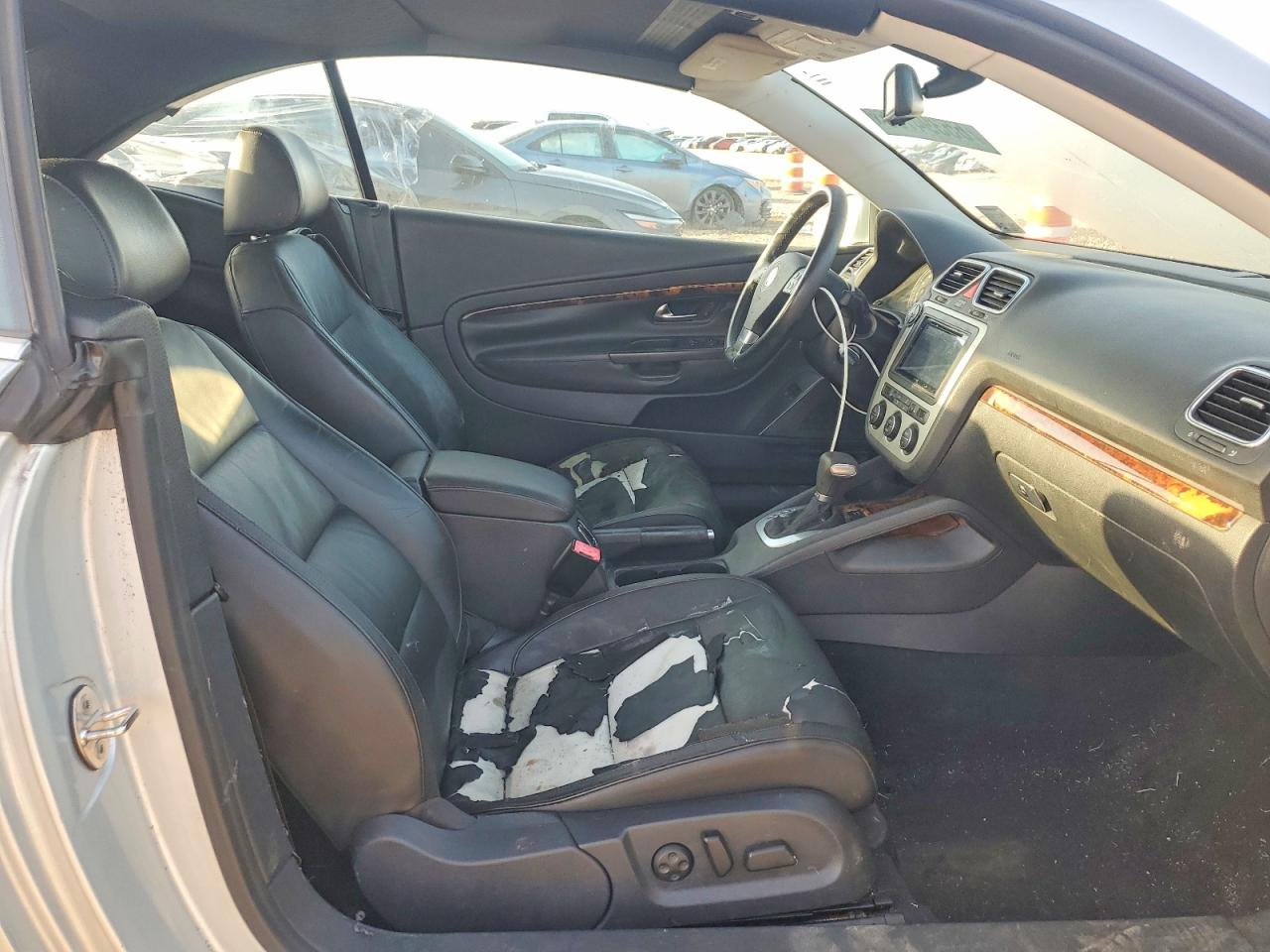 2008 Volkswagen Eos Lux Silver vin: WVWFA71F18V007461