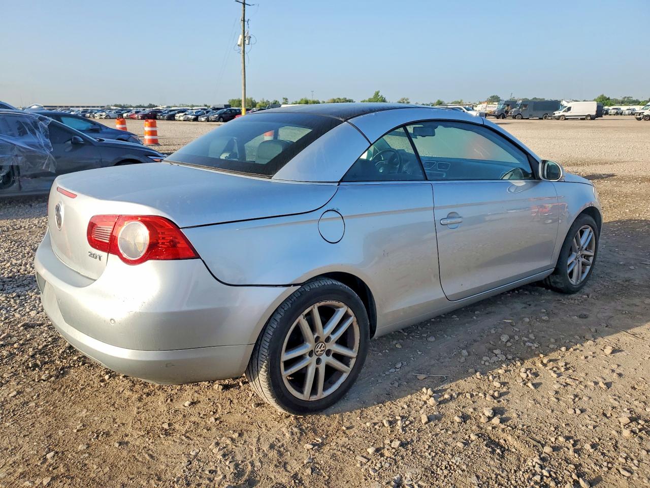 2008 Volkswagen Eos Lux Silver vin: WVWFA71F18V007461