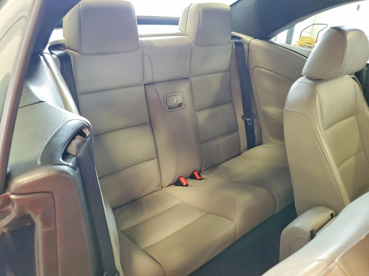 2008 Volkswagen Eos Lux Black vin: WVWFA71F18V009811
