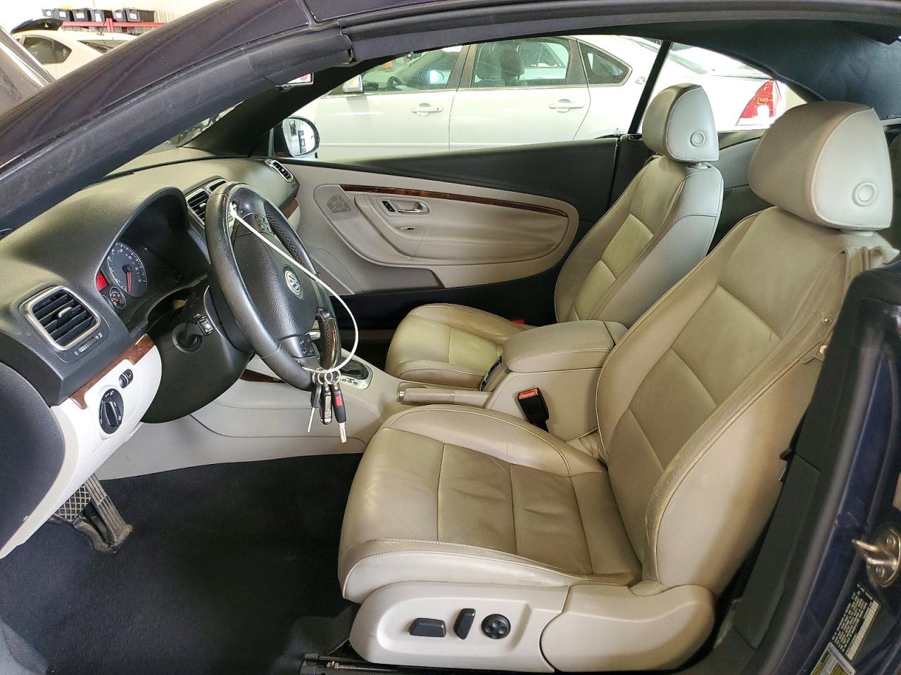 2008 Volkswagen Eos Lux Black vin: WVWFA71F18V009811