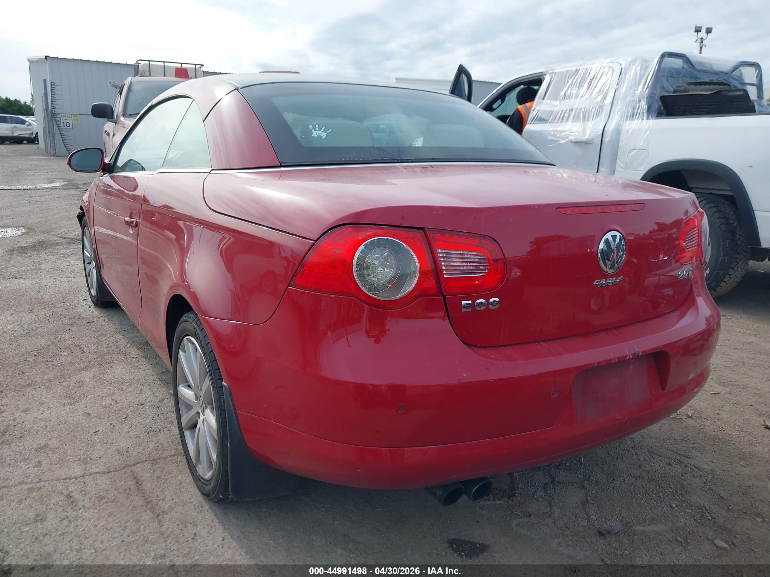 2007 Volkswagen Eos 2.0t Red vin: WVWFA71F27V045764