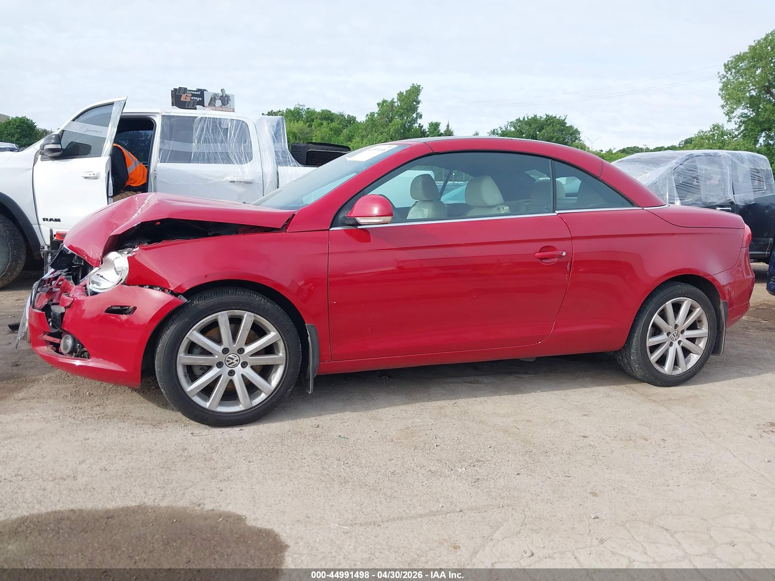 2007 Volkswagen Eos 2.0t Red vin: WVWFA71F27V045764