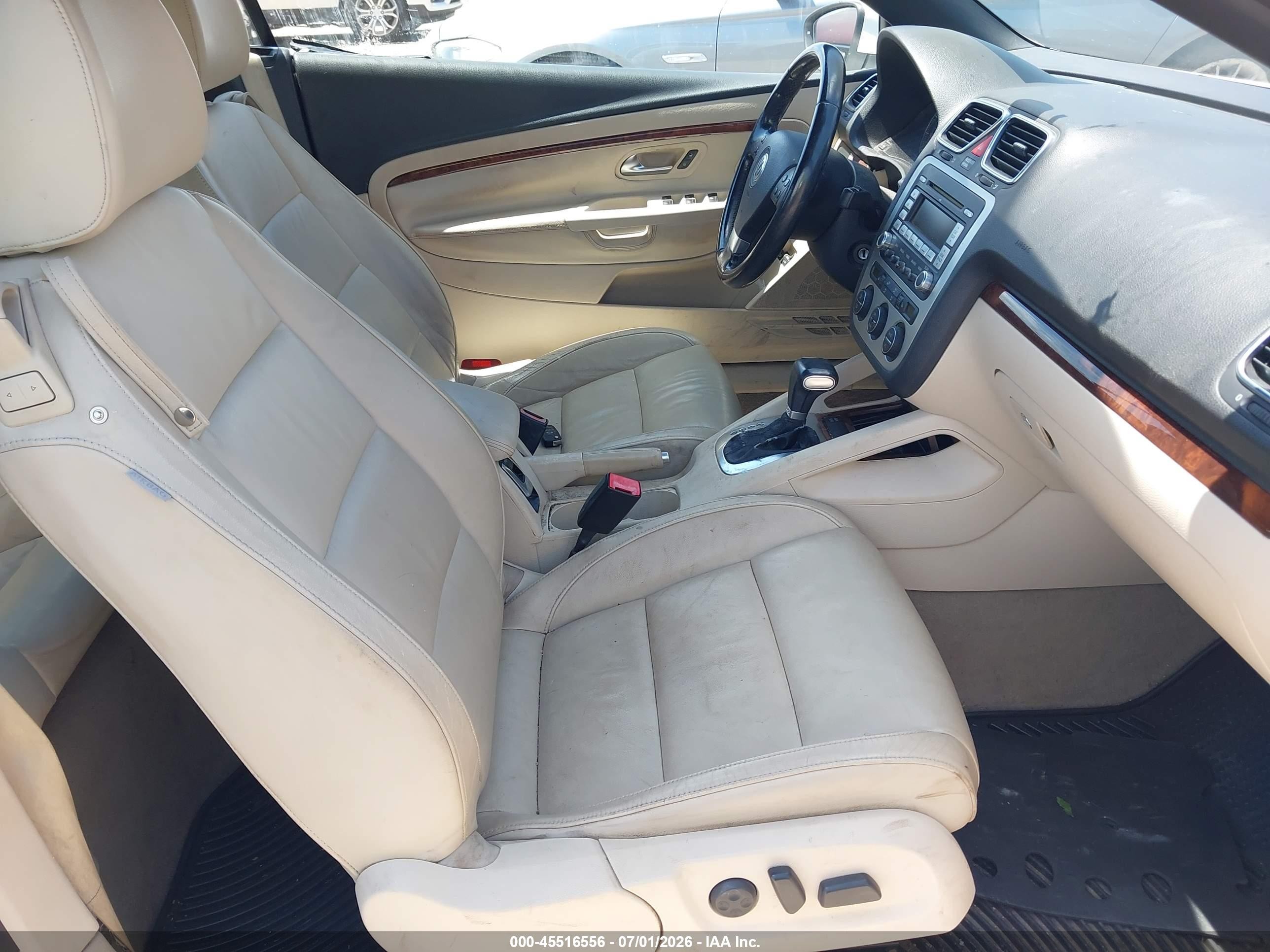 2009 Volkswagen Eos Lux White vin: WVWFA71F29V013206