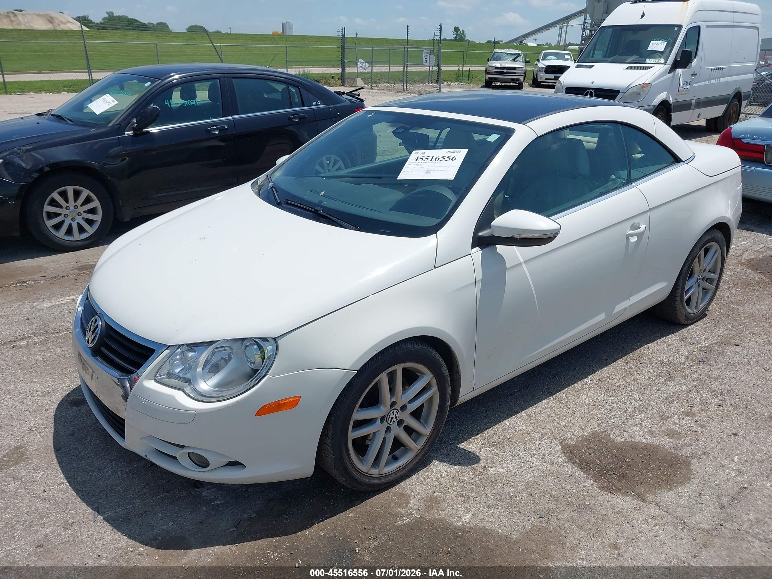 2009 Volkswagen Eos Lux White vin: WVWFA71F29V013206