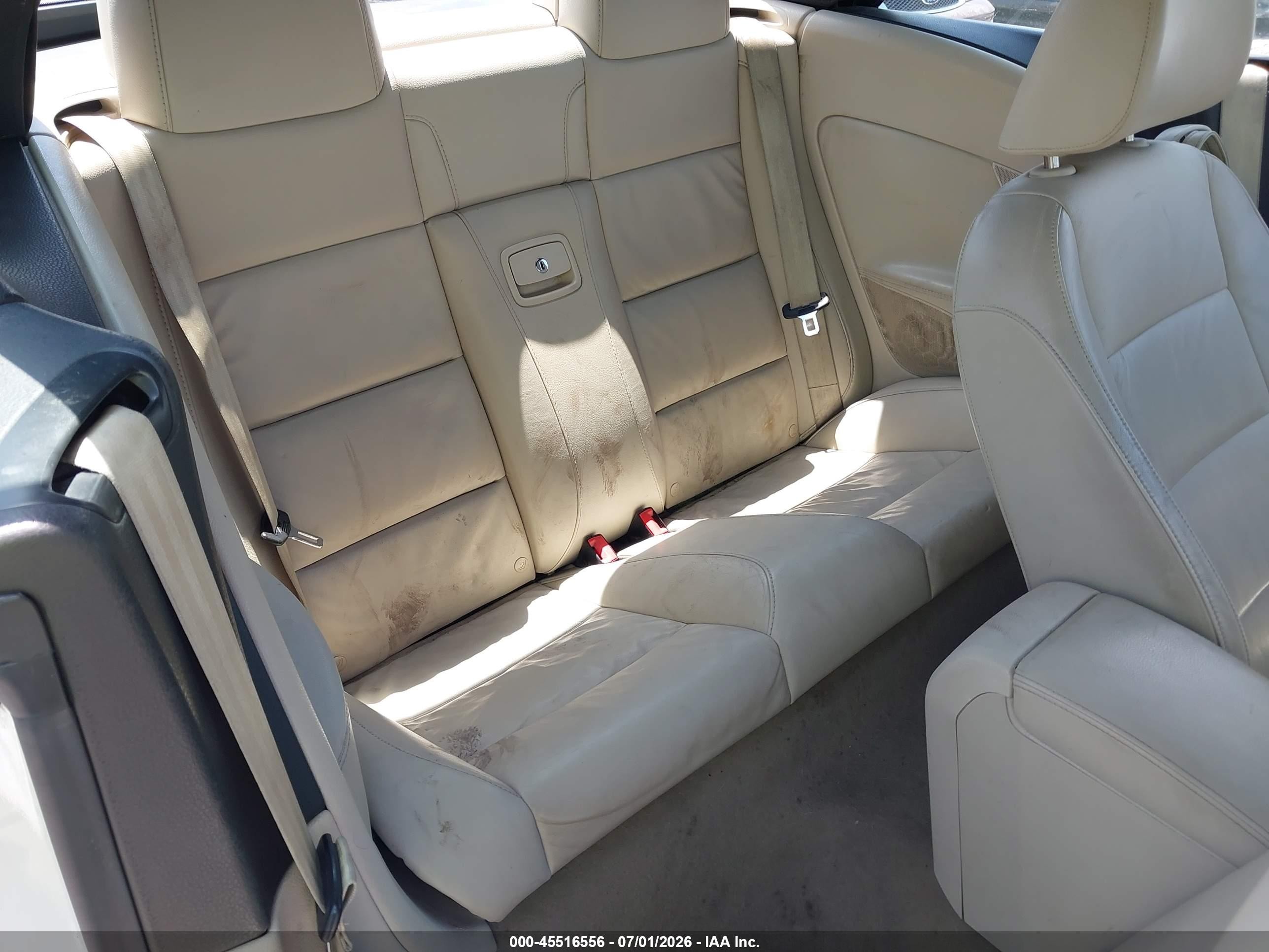 2009 Volkswagen Eos Lux White vin: WVWFA71F29V013206