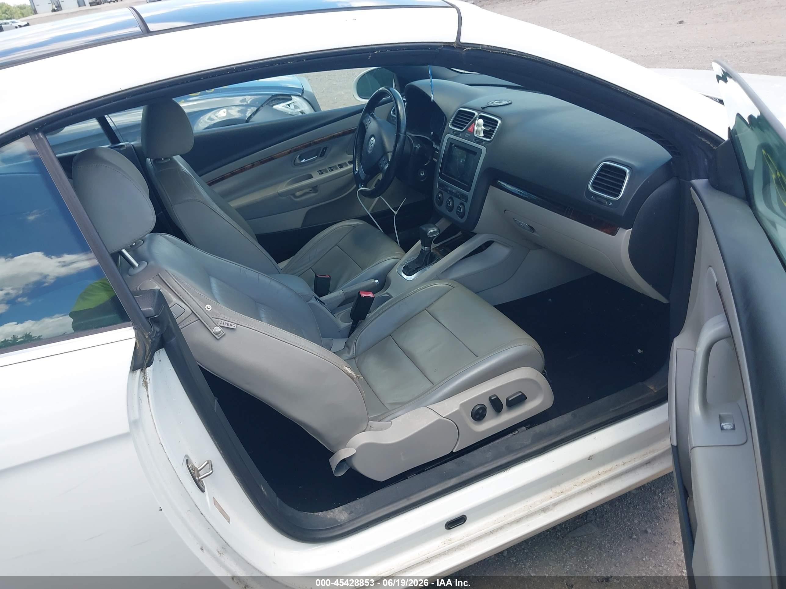 2007 Volkswagen Eos 2.0t White vin: WVWFA71F37V034966