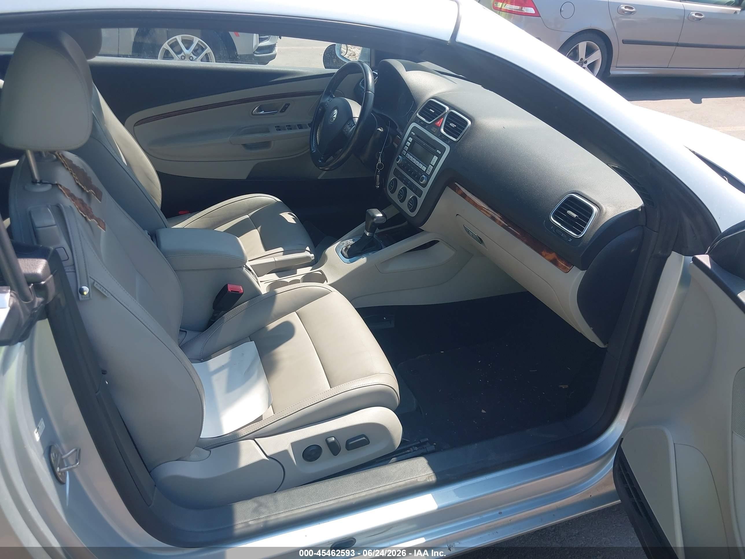 2007 Volkswagen Eos 2.0t Silver vin: WVWFA71F67V010337
