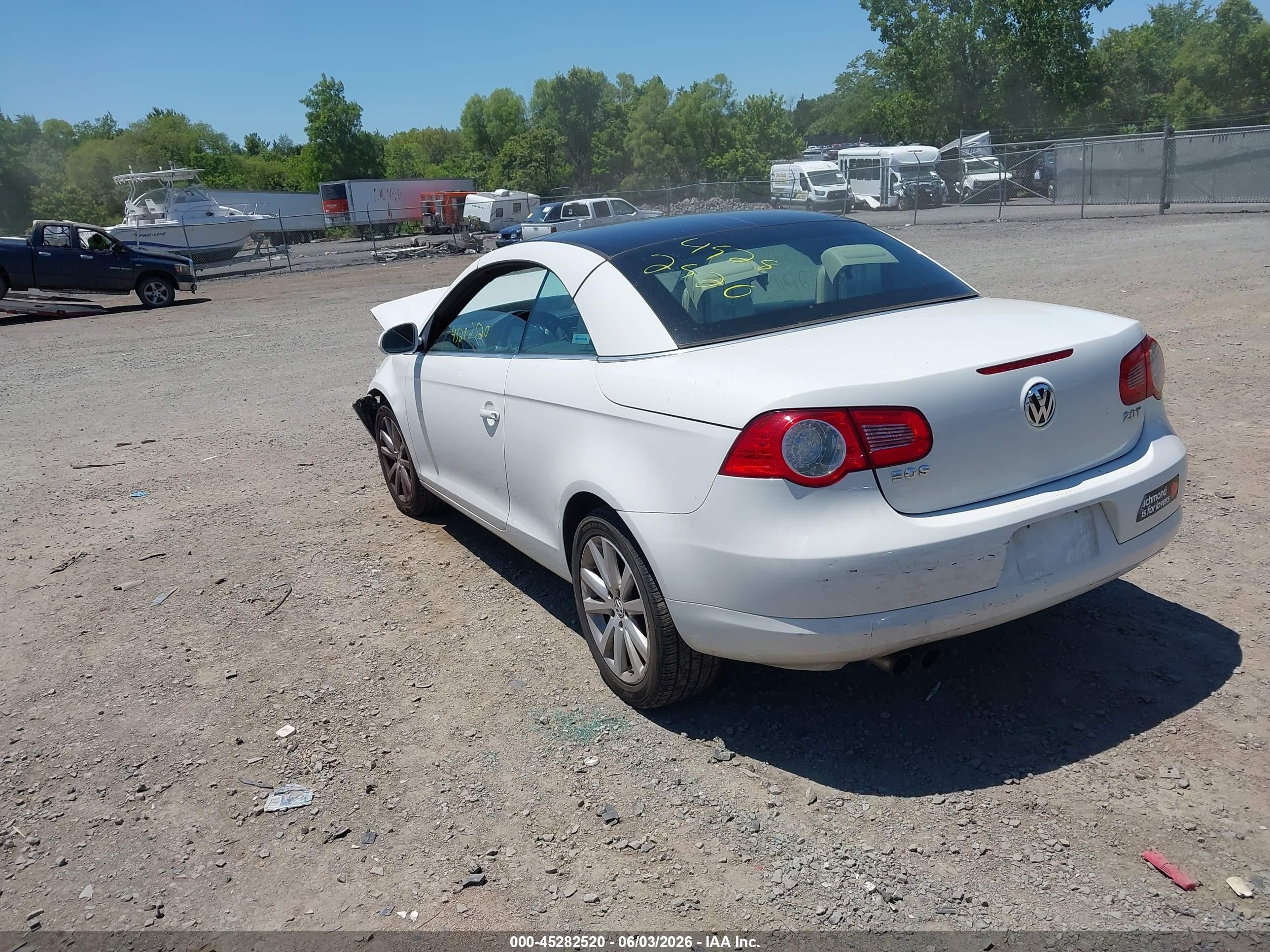 2007 Volkswagen Eos 2.0t White vin: WVWFA71F77V051950