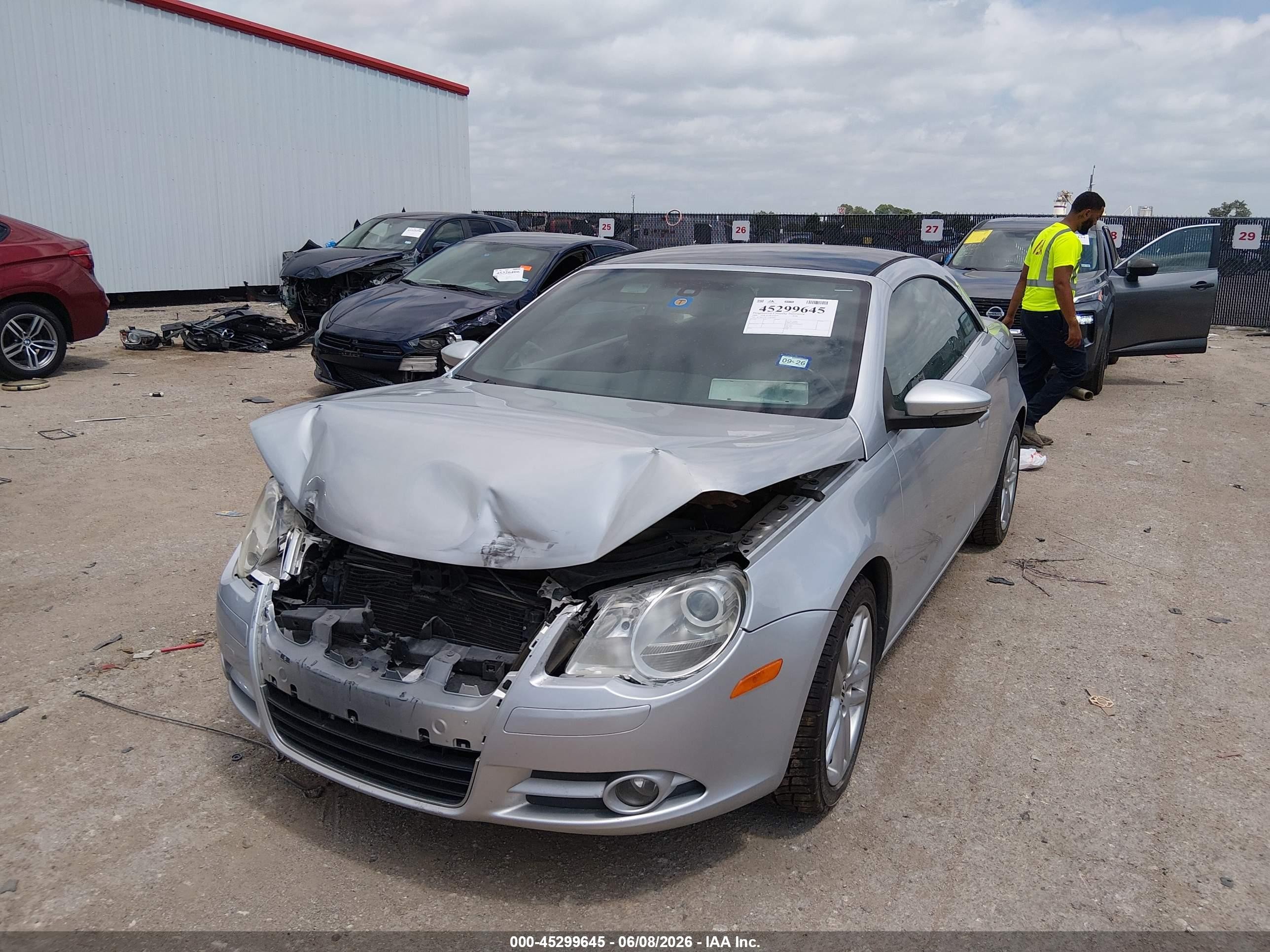 2009 Volkswagen Eos Lux Silver vin: WVWFA71F79V014464