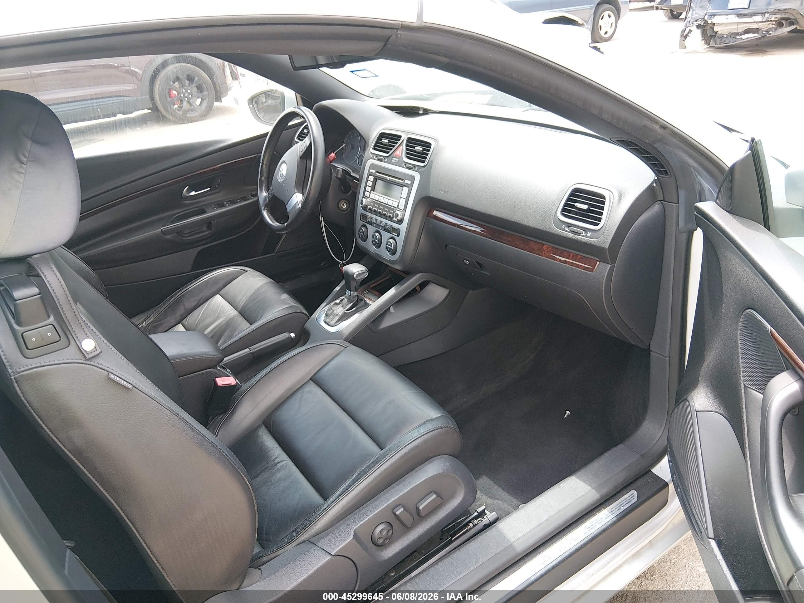 2009 Volkswagen Eos Lux Silver vin: WVWFA71F79V014464